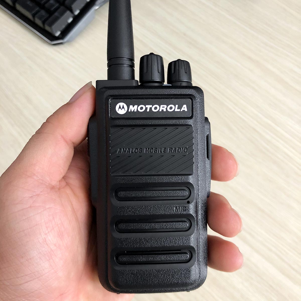 Bộ đàm Motorola TC 880 phiên bản mới nhỏ gọn - Hàng nhập khẩu