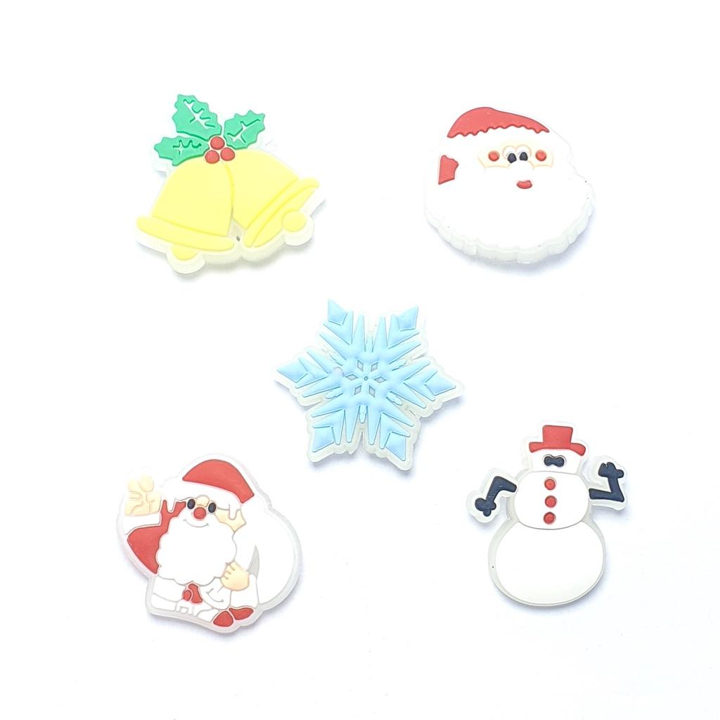 Jibbitz / Sticker phản quang gắn dép
