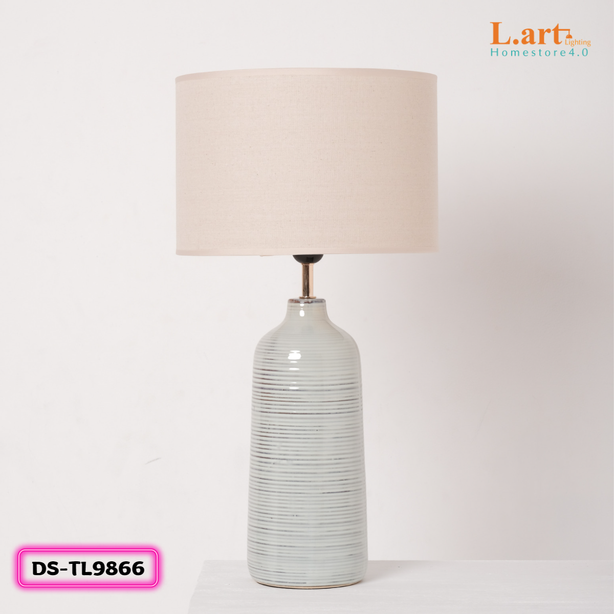 Đèn ngủ để bàn trang trí phòng khách gốm sứ màu xanh ngọc vân cổ điển cao 58 cm DS-TL9866