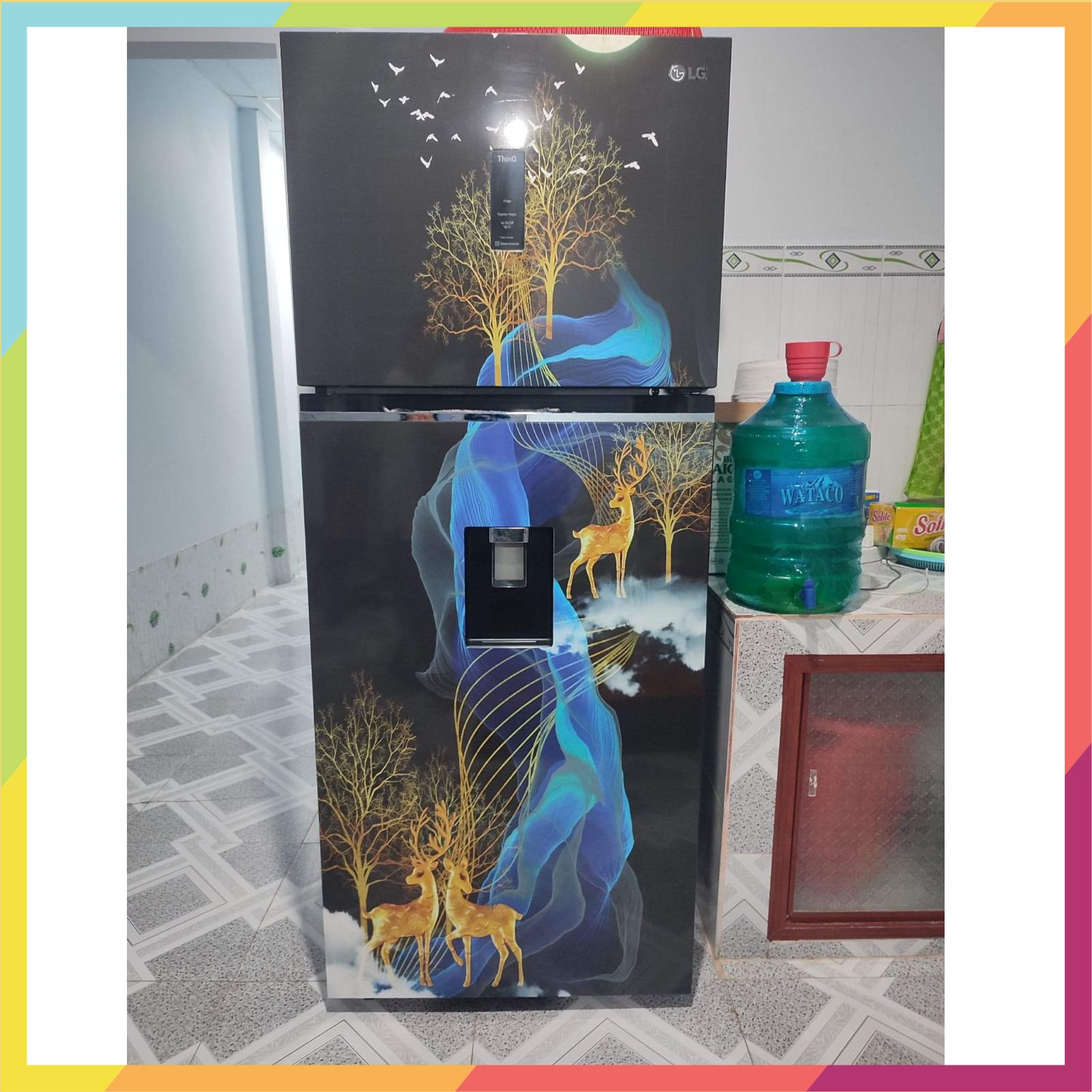 Decal dán tủ lạnh máy giặt in hình tam hươu nguyệt, gồm 4 kích thước chọn lựa, mẫu in rõ nét keo bám dính tốt