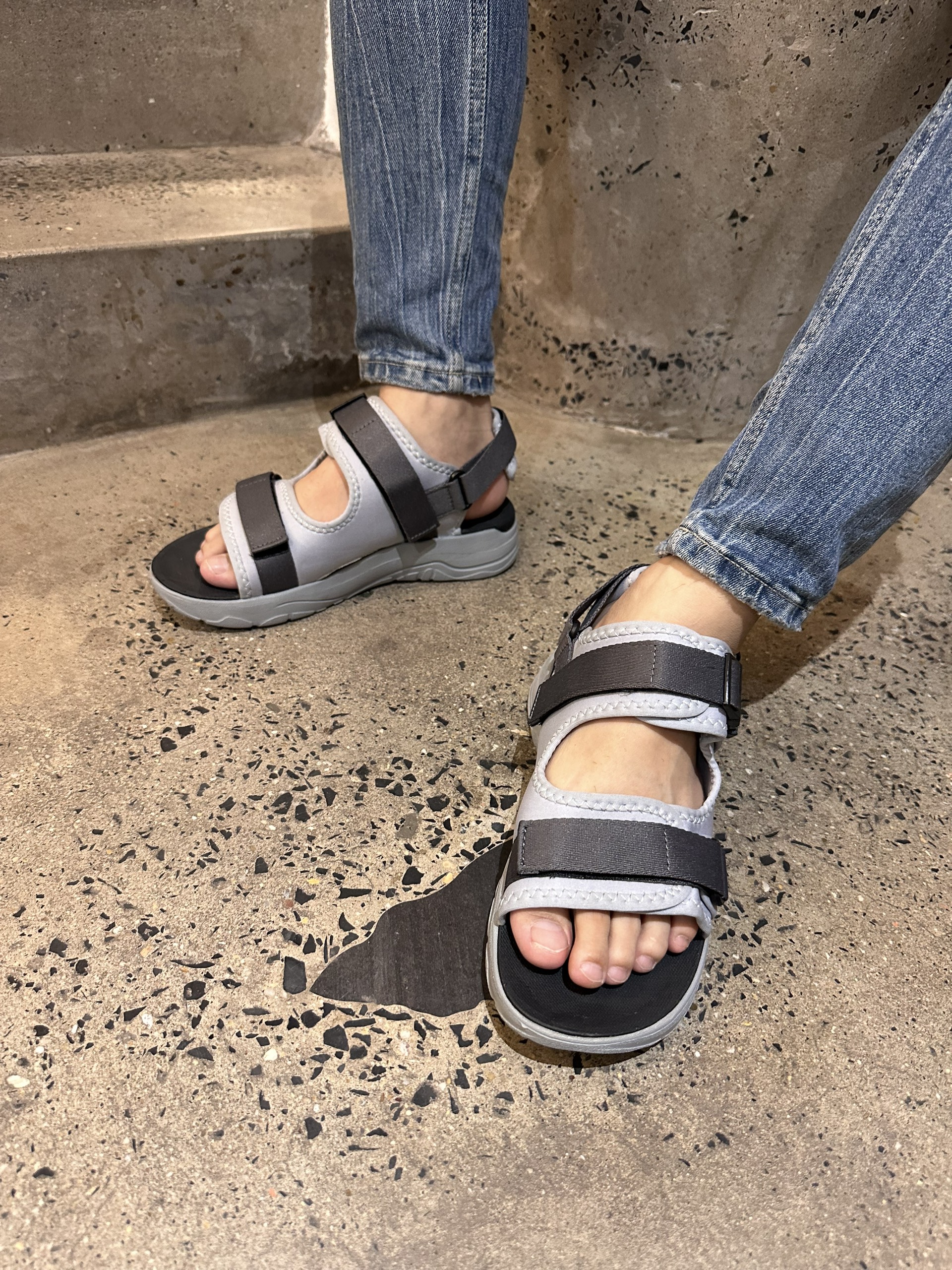 Giày Sandal Nam Nữ Unisex The BiLy Quai Ngang Dây Dù Đế IP Siêu Êm Nhẹ Đế Xám Màu Xám- BLDX07