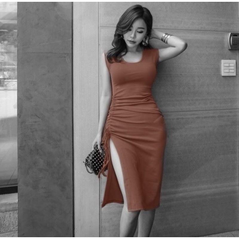 F466 Đầm ôm body cổ vuông có xẻ tà thắt dây rút bên đùi