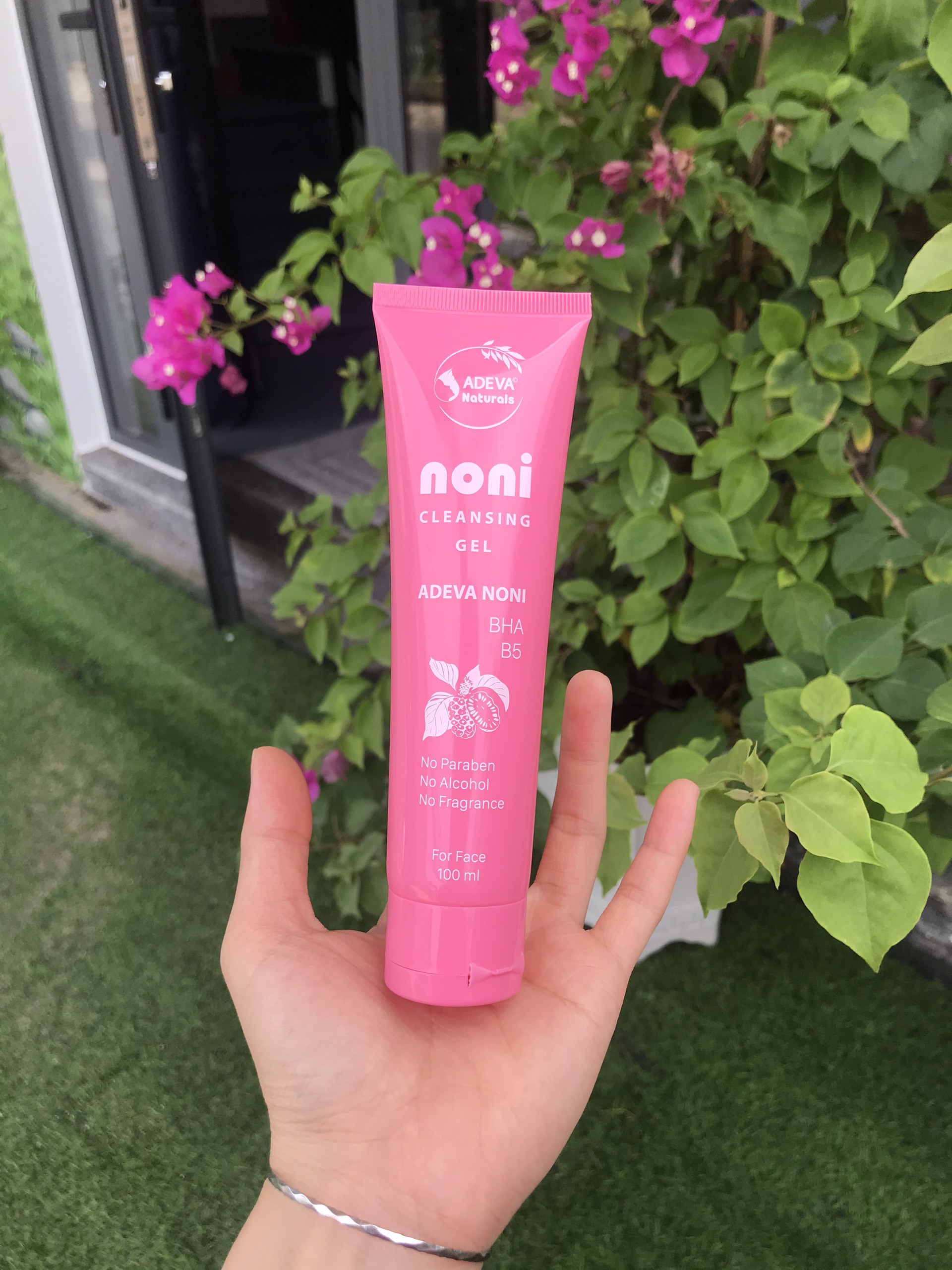 Gel rửa mặt Trái Nhàu Noni - Noni Cleansing Gel 100ml - Làm sạch dịu nhẹ, cấp ẩm cho da mềm mại, phù hợp cho mọi loại da