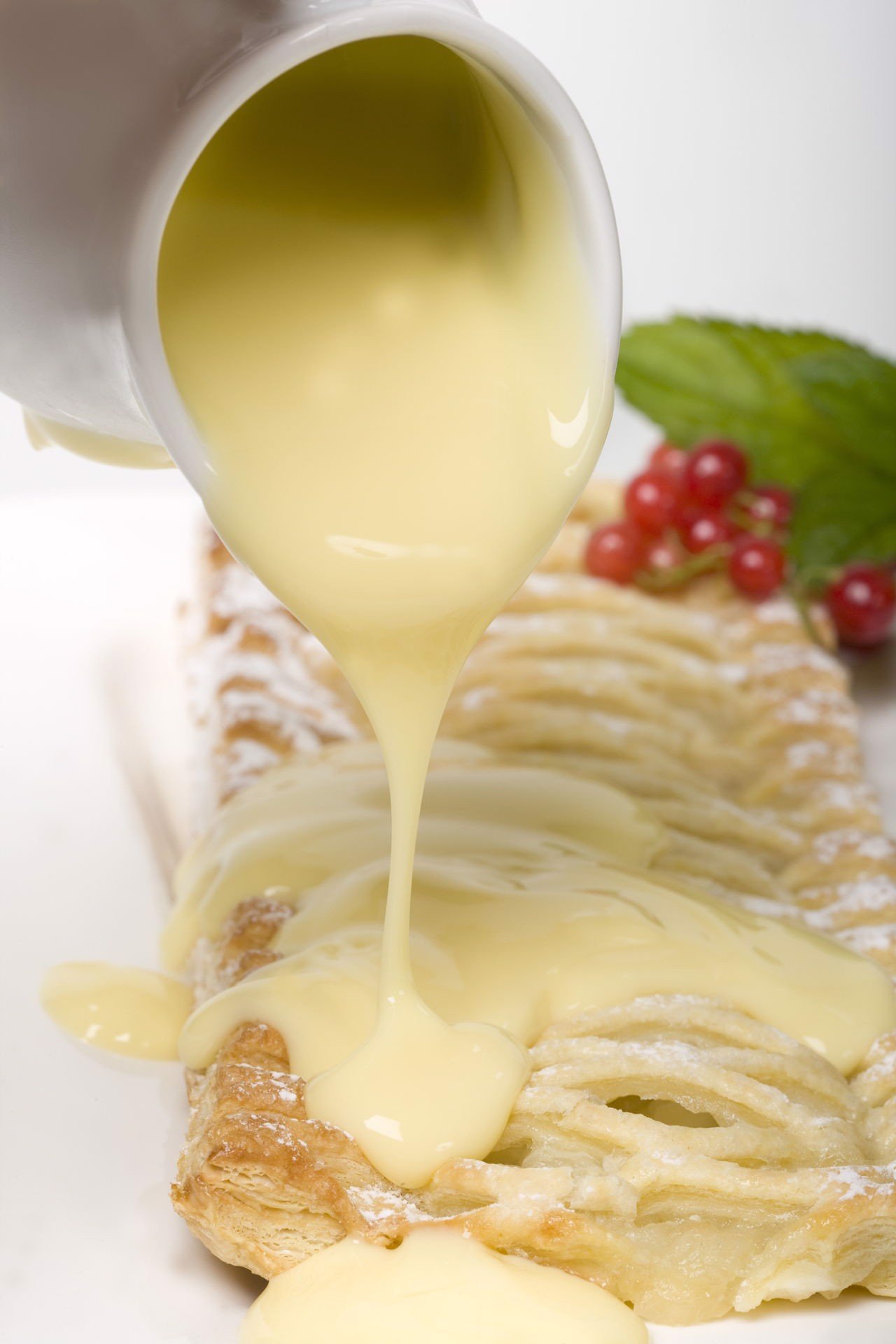 Bột Làm Bánh Custard Dr. Oetker 300g - Date 30/04/2024