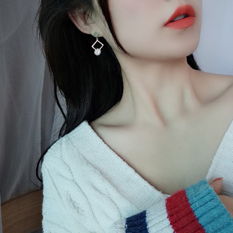 Bông Tai Dự Tiệc Titan Ko Đen TT 3460