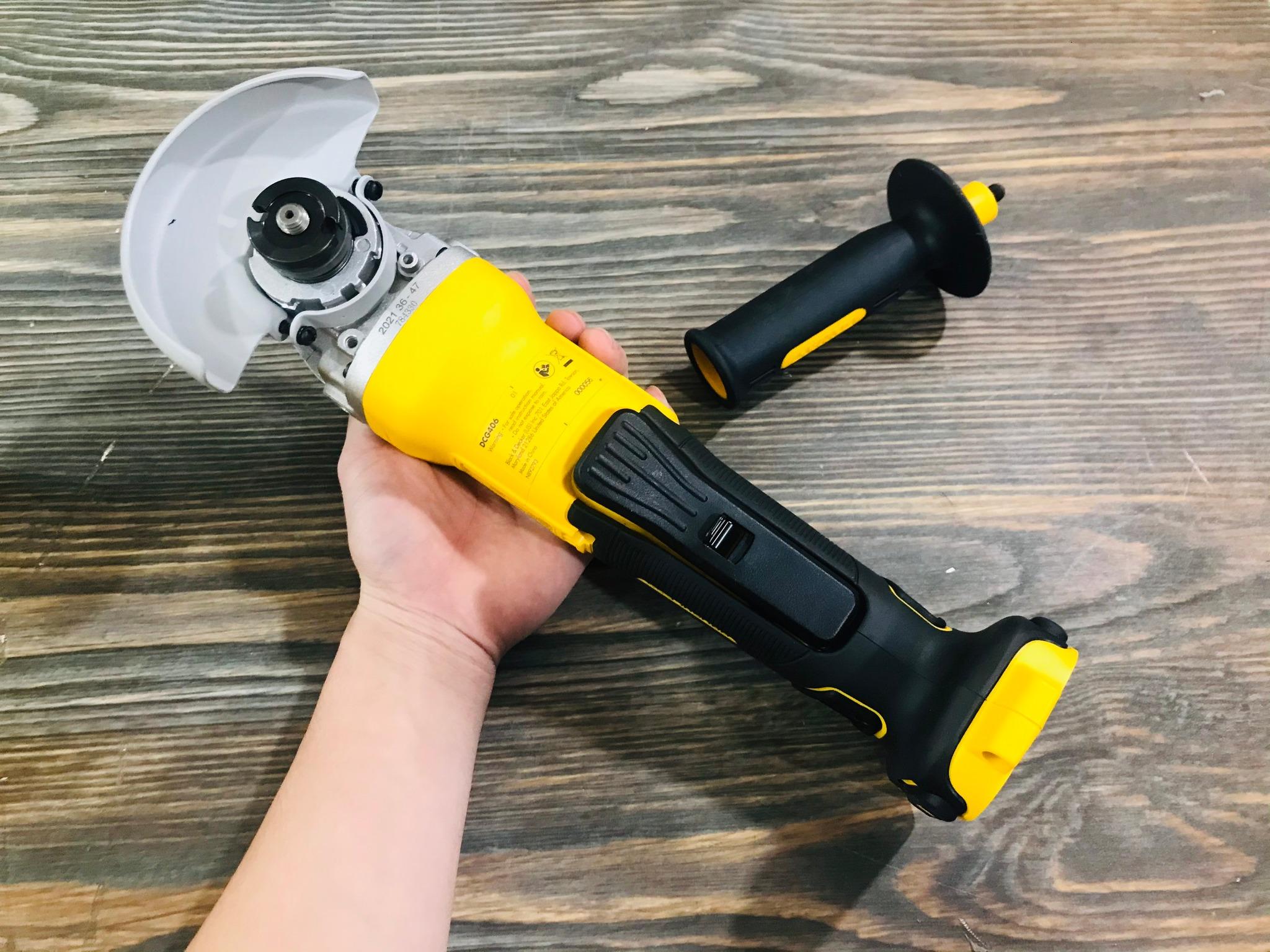 MÁY MÀI CẦM TAY 800 W 125 MM DEWALT DCG406M1- HÀNG CHÍNH HÃNG