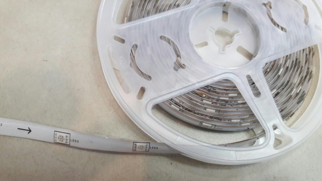 Cuộn dây LED 5M có keo chạy đổi màu