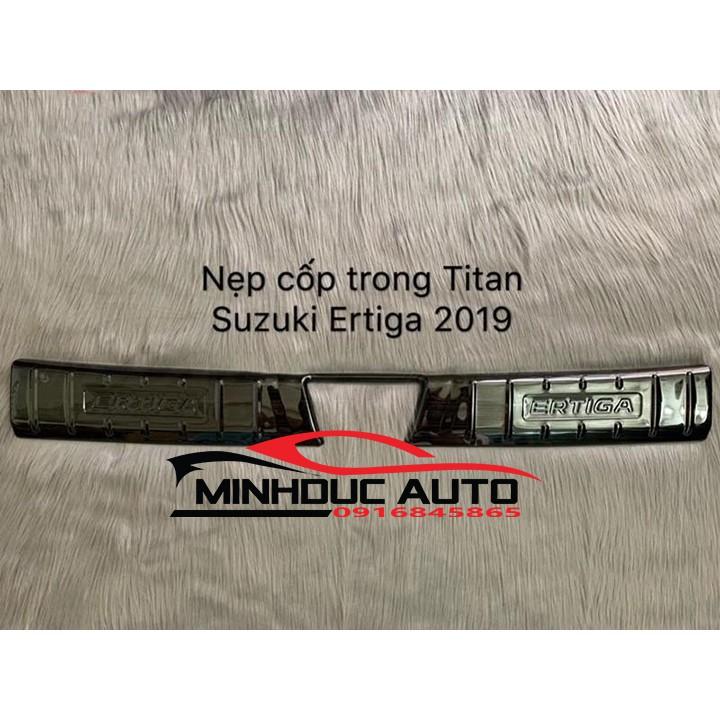 Ốp chống trầy cốp dành cho xe Suzuki Ertiga 2019 mẫu Titan