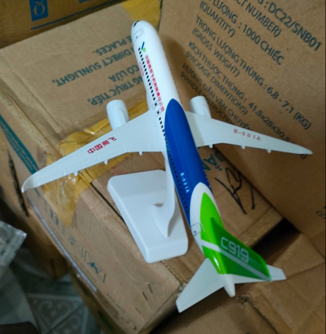Mô hình máy bay tĩnh Comac C919 20cm có bánh xe