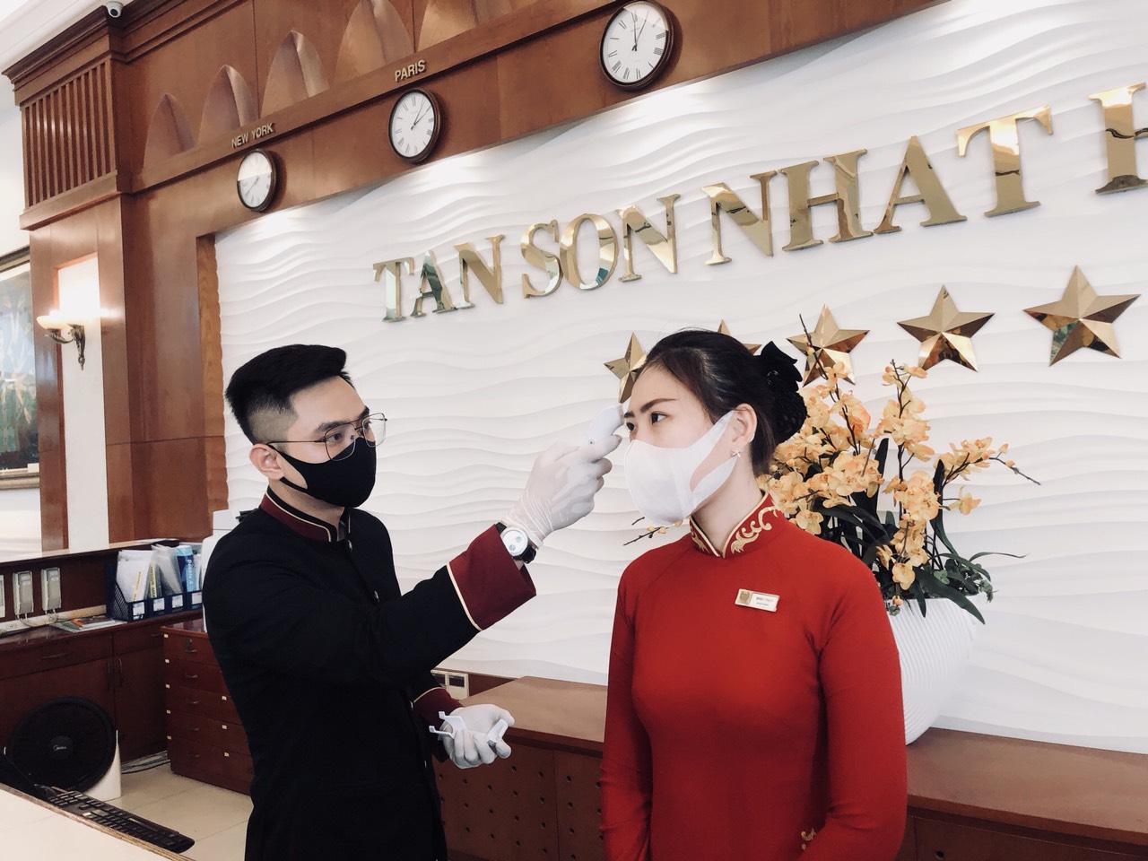 HỘP 10 KHẨU TRANG VẢI KHÁNG KHUẨN 3D MASK SỬ DỤNG TRÊN 5 THÁNG (5 CHIẾC MÀU TRẮNG + 5 CHIẾC MÀU ĐEN)