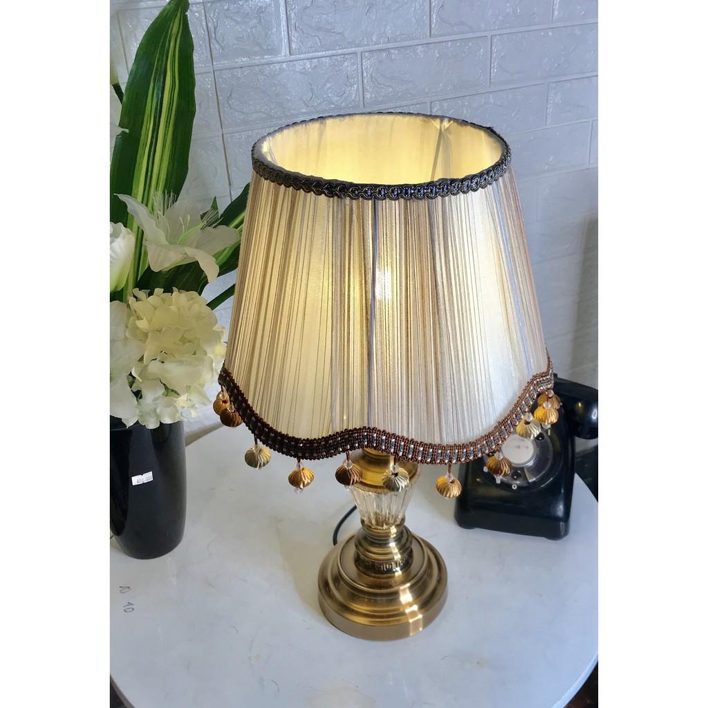 Đèn ngủ thân gỗ cao cấp- Để đầu giường- Đèn ngủ để bàn khách sạn- Decor, trang trí- 6802