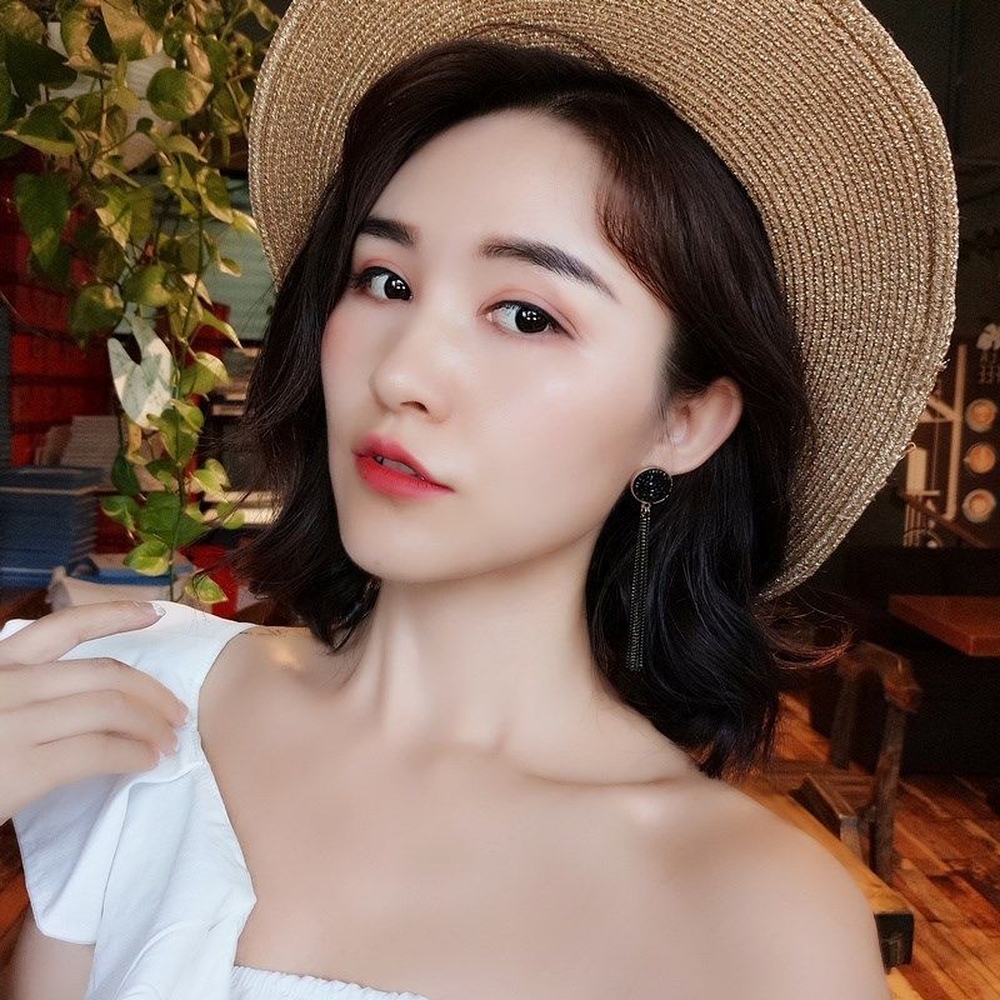 Bông Tai Mỹ Ký Tròn Đá Đen 8 Dây Tua 60 Số 1, Thiết Kế Đẹp, Thời Trang, Phụ Kiện Tạo Điểm Nhấn Trong Các Sự Kiện, Chất Liệu Sang Trọng, Sợi Hợp Kim Phủ Nhũ Màu Vàng, Dễ Kết Hợp Trang Phục Và Phụ Kiện Khác