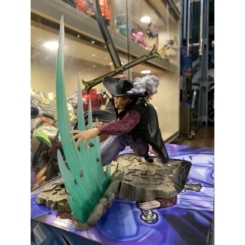 Mô Hình Figure One Piece Mihawk mắt diều hâu phiên bản chất lượng cao 30Cm