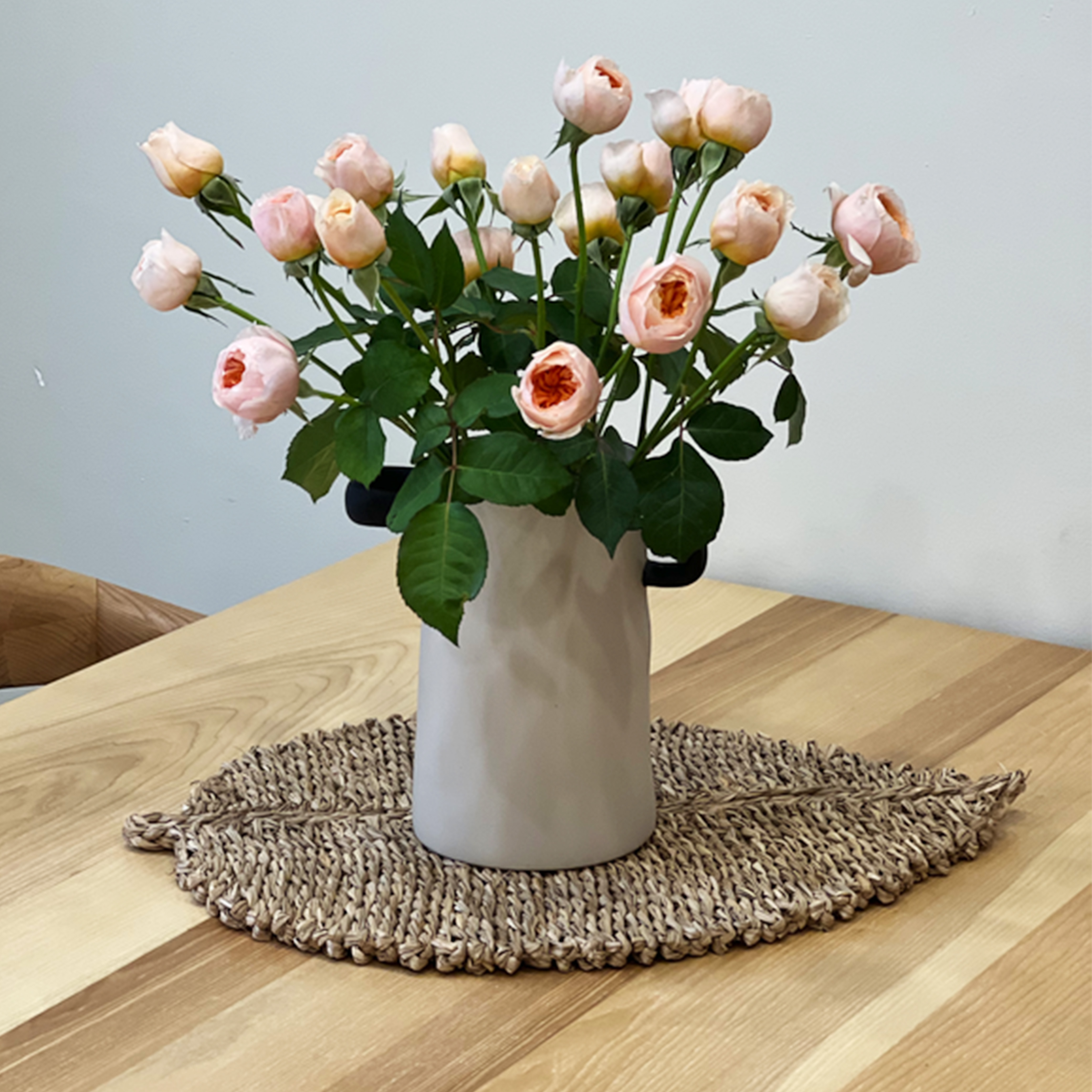 Thảm cói URSPACE lót bình hoa, lót đĩa hình chiếc lá trang trí decor treo tường