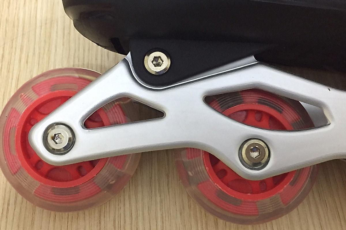 Giày Trượt Patin MacBuy Gắn Đinh Phát Sáng Cao Cấp (Size M)
