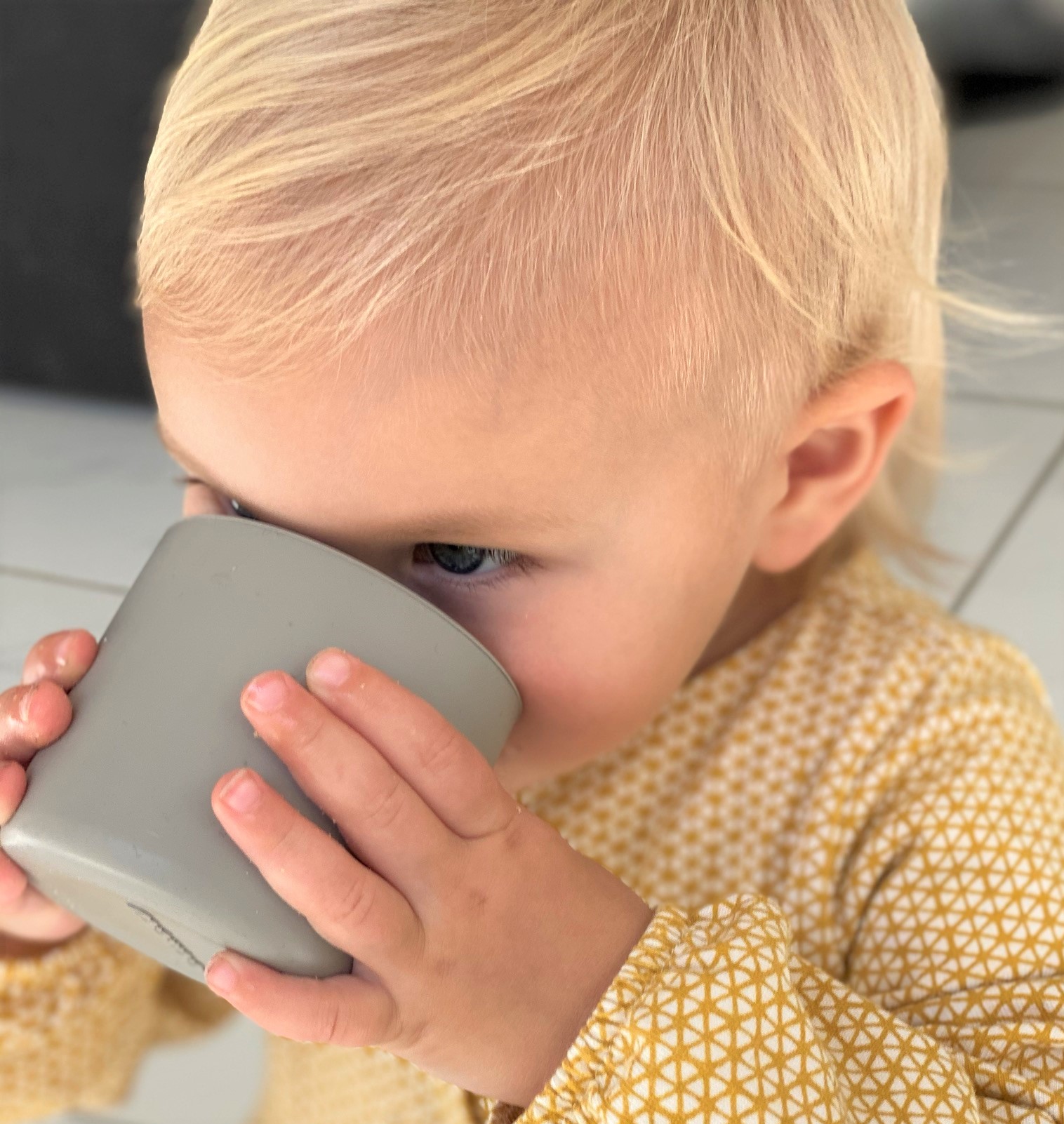 MinikOiOi Cốc uống nước silicone cho bé