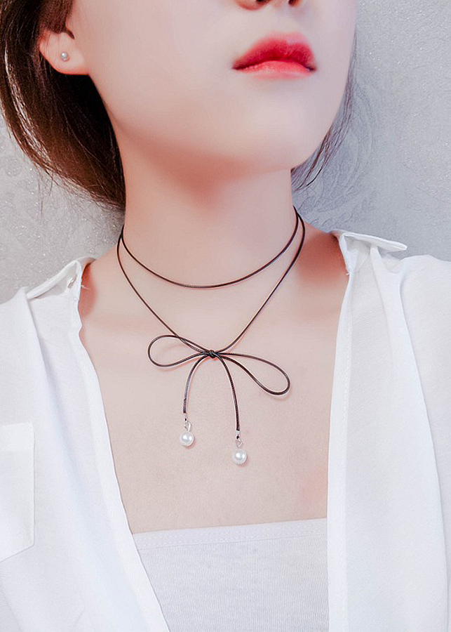 Vòng cổ choker nơ hạt châu đen - DC003