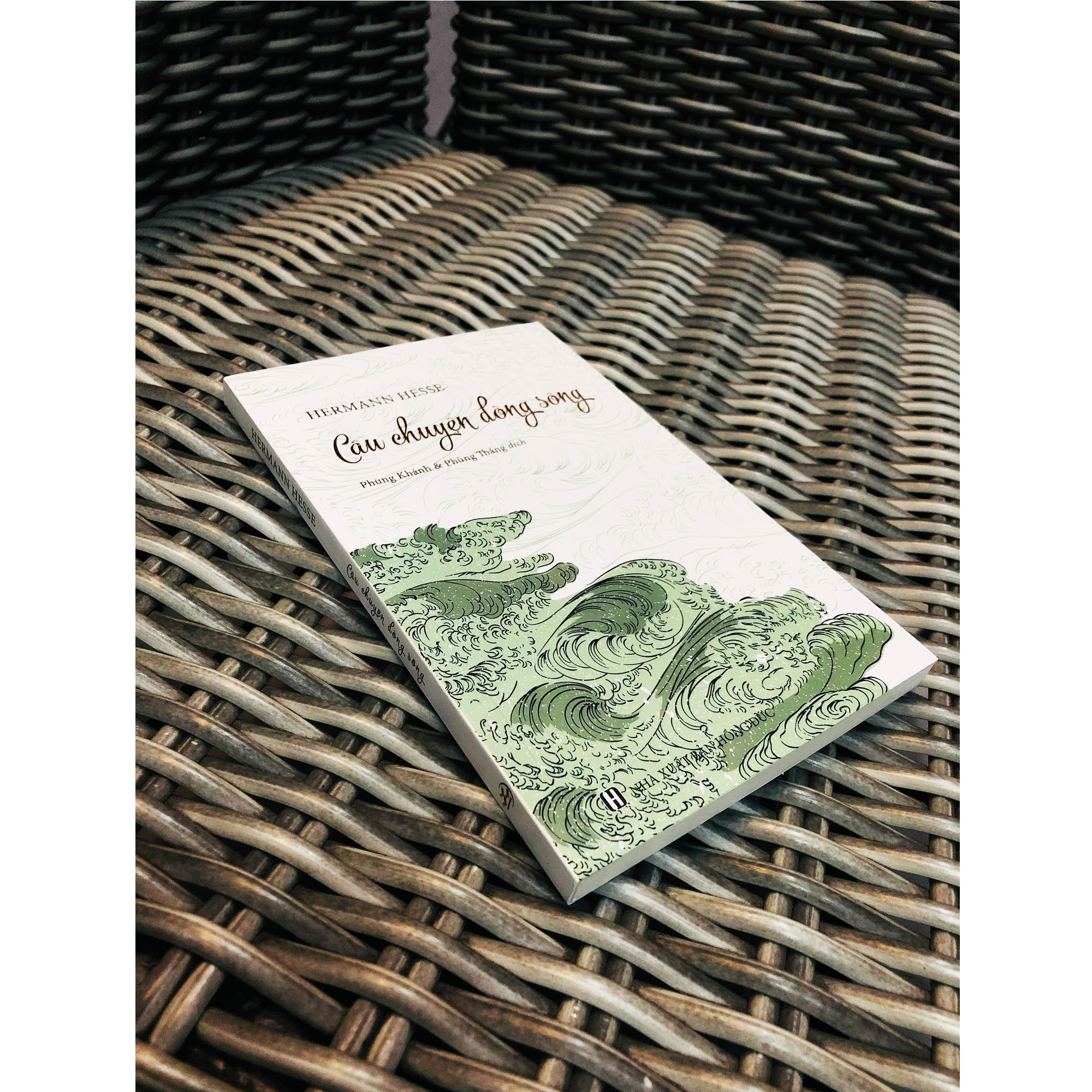 Sách - Câu Chuyện Dòng Sông
