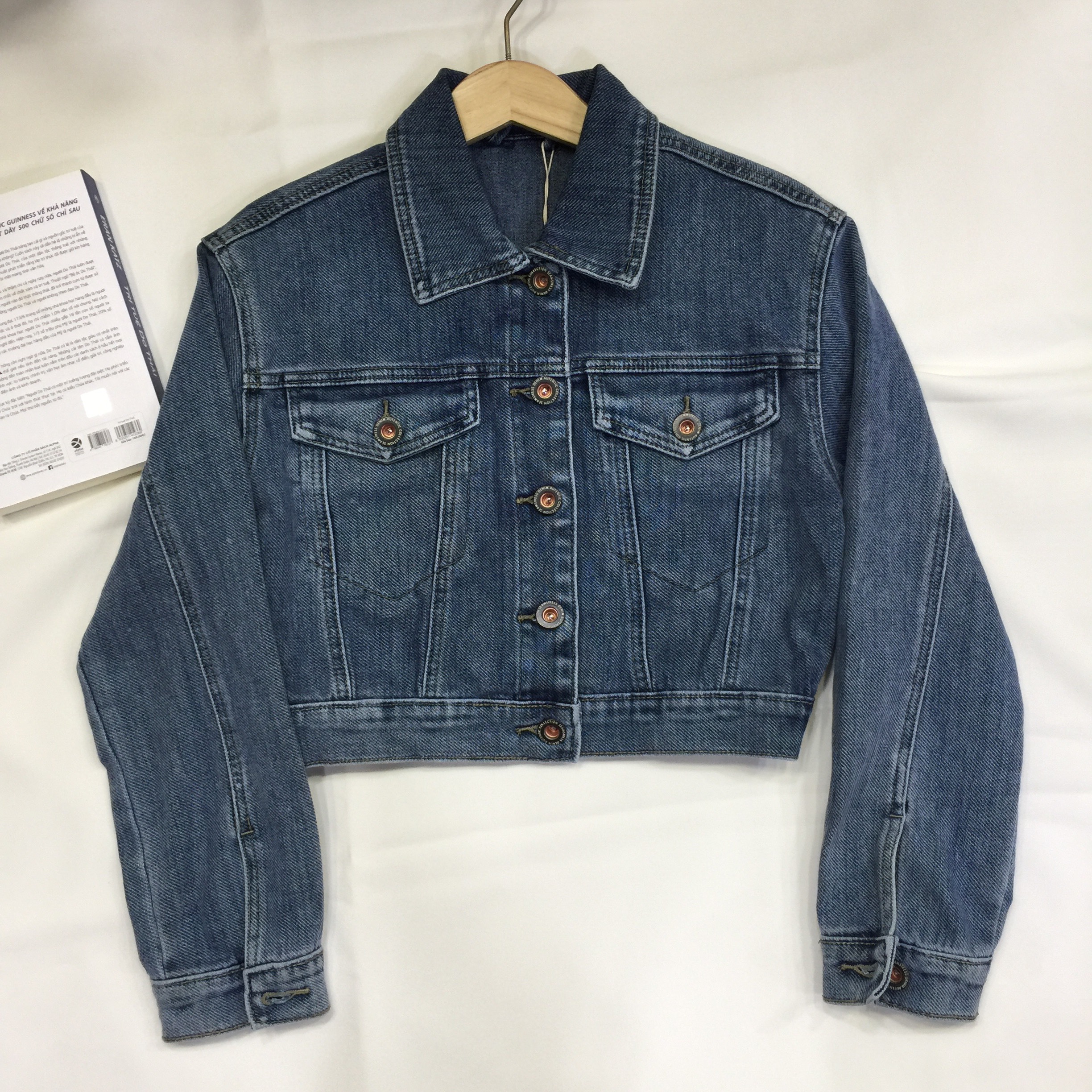 Áo Khoác Jean Nữ Màu Xanh Croptop Xu Hướng Thời Trang 2023 - Mã  AKJCROPTOP002