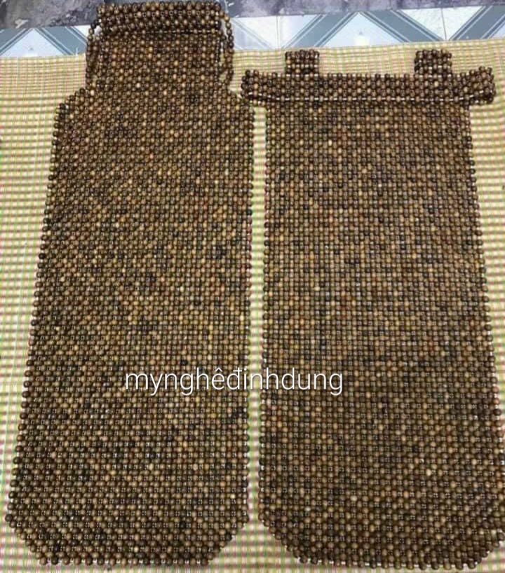 Tấm đệm khoác áo ô tô bằng gỗ bách xanh thơm nức