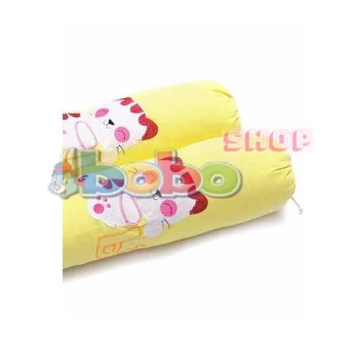 Set 2 Gối Ôm Chặn Cho Bé Mèo Nhí Màu Ngẫu Nhiên 35x60Cm