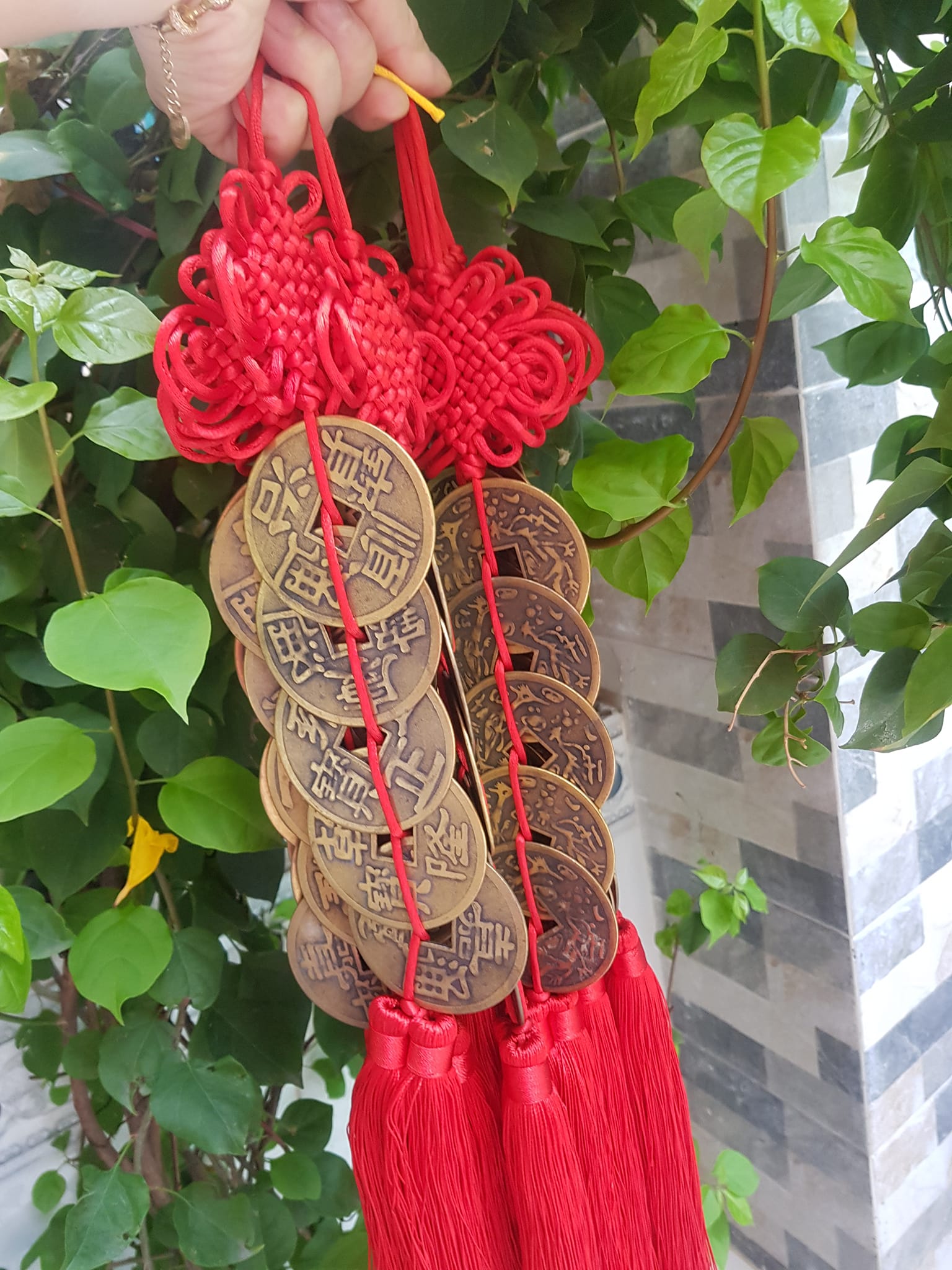 Đồng Tiền Ngũ Phúc To Đùng Nặng Đẹp Size đk 62mm x Dầy 2mm Dây Đỏ may mắn Treo Xe hơi, Nhà, Công Ty Bàn Thờ Thần Tài Treo Đồng Tiền Ngũ Phúc To Tài Lộc Càng nhiều Ngũ Phúc Lâm Môn ạ