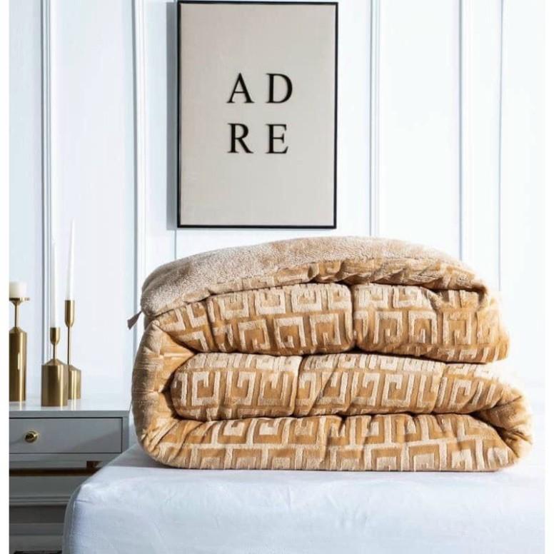 Chăn Lông Cừu Chữ Vạn Siêu Ấm Siêu Mịn Tạo Giác Ấm Áp Thoải Mái LAN PHAM BEDDING -Kích Thước 2mx2m2- Vàng
