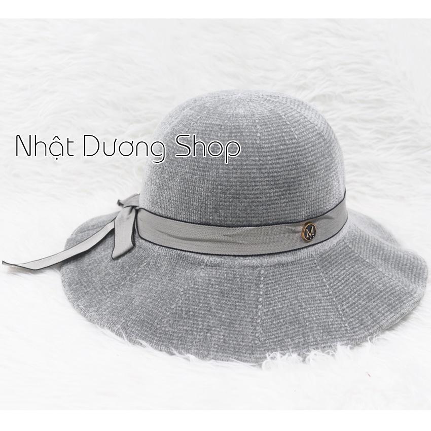 Nón Bo vành gợn sóng gắn nơ có chữ M, vành rộng 8cm phù hợp cho các bạn nữ đi chơi du lịch, chất lượng cao cấp.