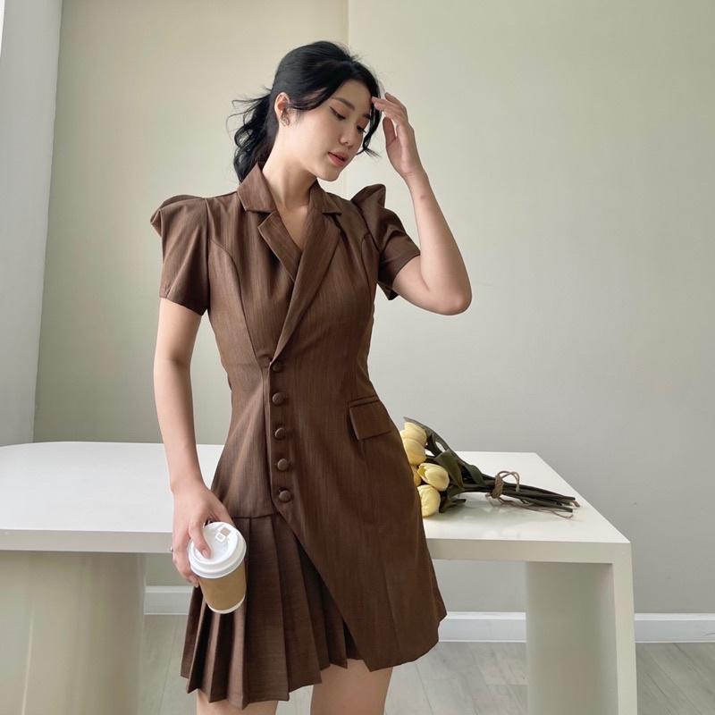 MINA DRESS Đầm vest xếp li nút bọc