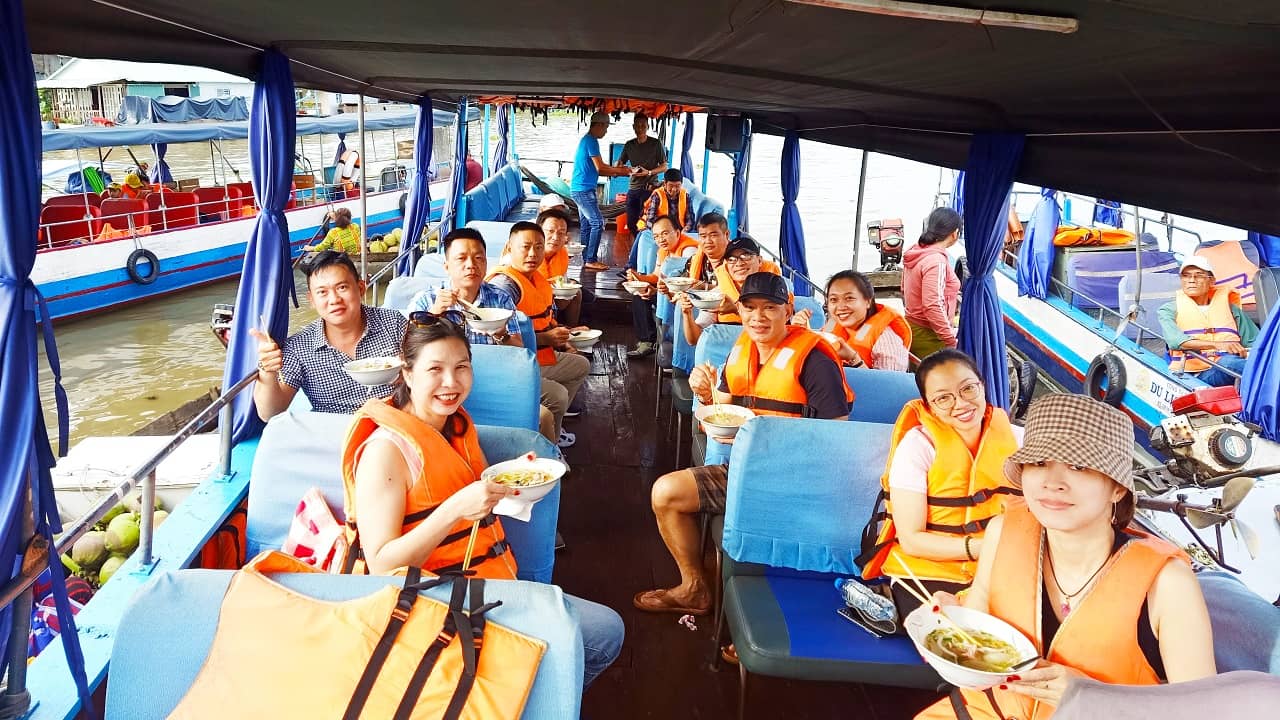 Tour chợ nổi Cái Răng nửa ngày – Du lịch sông nước miệt vườn Cần Thơ