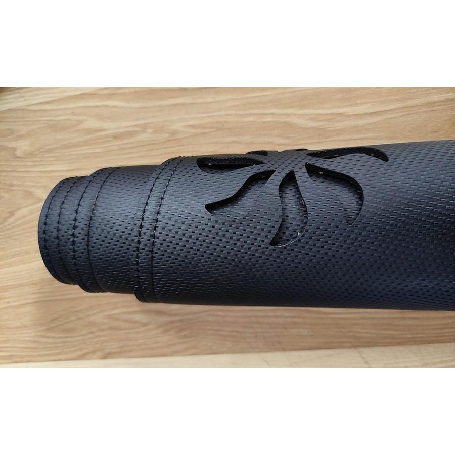 Thảm Taplo Da Carbon Dành Cho Xe Toyota Rush màu đen