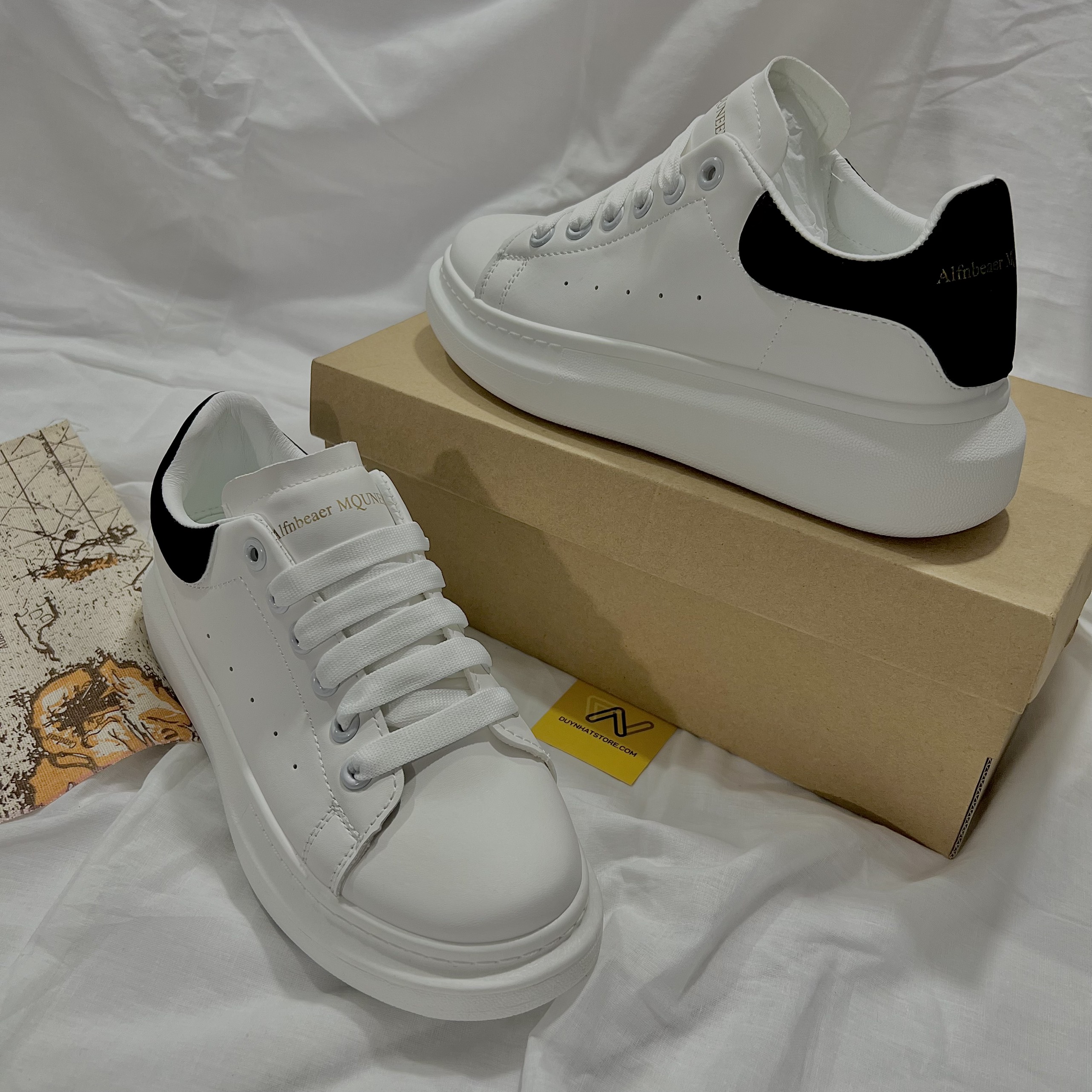 Giày Thể Thao Nữ Nam Màu Trắng Trơn Phối Gót Đen Duy Nhật Store Mc Queen Sang Bonsai Uzzang Đẹp Độn 4cm Êm Sneaker Bata