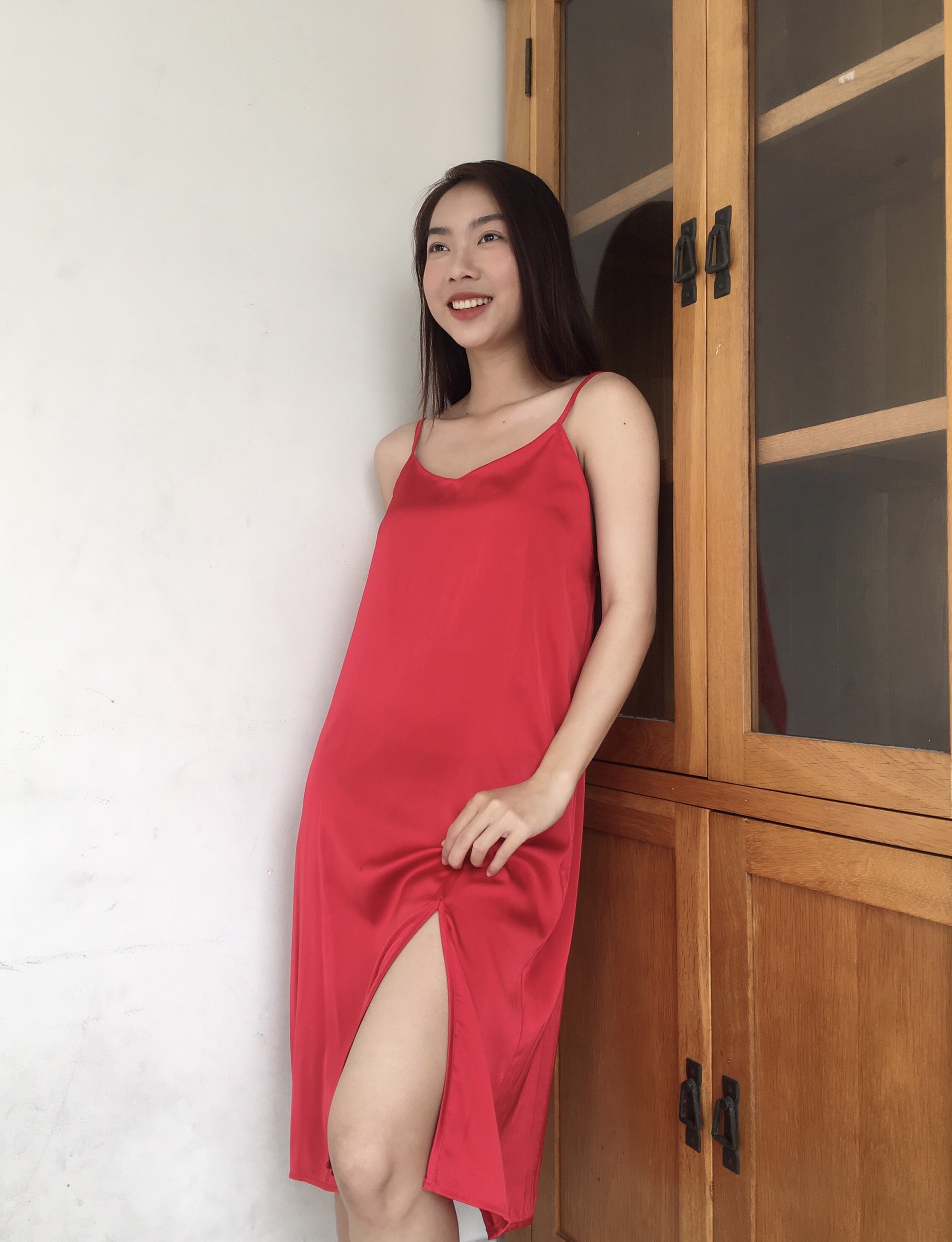 [HATU SLEEPWEAR] Váy ngủ lụa dáng dài xẻ tà tặng kèm quần chip ren-Màu đỏ