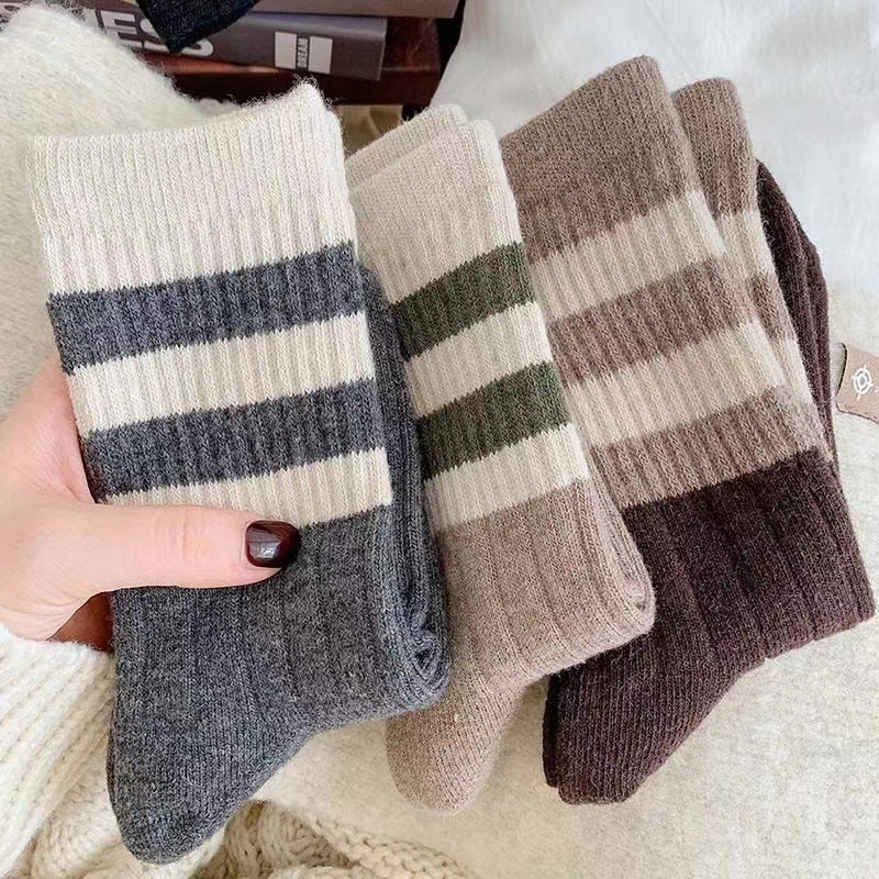 Combo 5 đôi tất nữ mùa thu đông Azuno cổ cao kẻ sọc nhiều màu