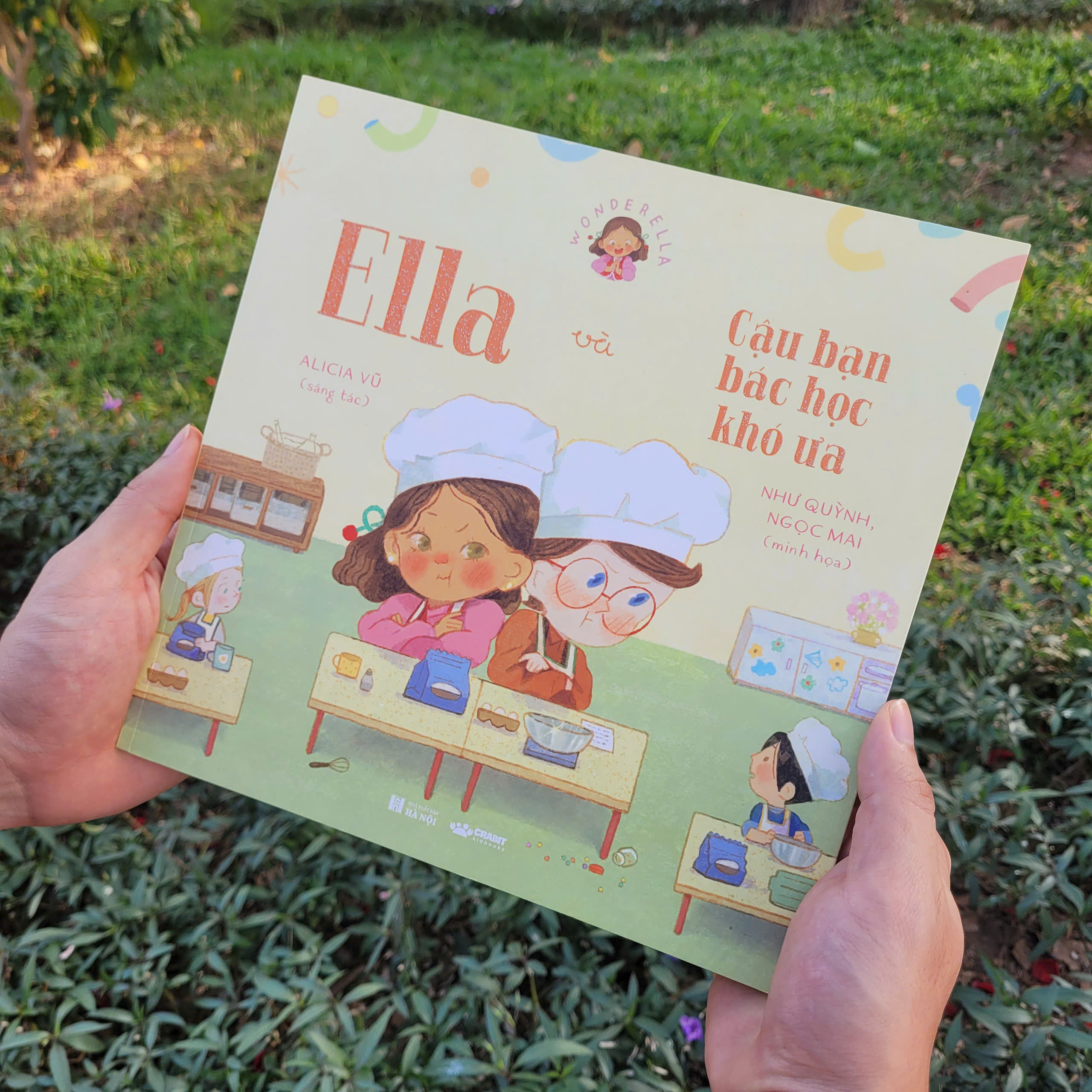 [SÁCH QUỐC GIA] (Tặng túi tote, trọn bộ 4 tập) WONDERELLA: Ella và cô bạn hàng xóm mới; Ella và cậu bạn bác học khó ưa; Ella và cây kem khổng lồ; Ella và cánh cửa bí mật - Alicia Vũ - Như Quỳnh, Ngọc Mai minh họa – Crabit Kidbooks