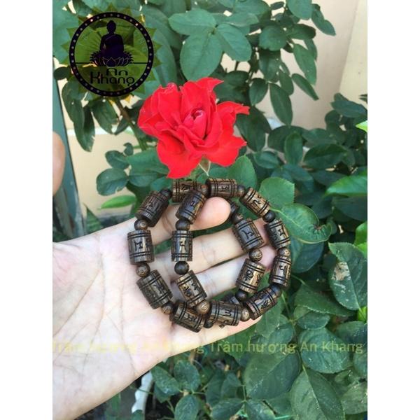 Vòng trầm hương sánh chìm khắc chú Tây Tạng