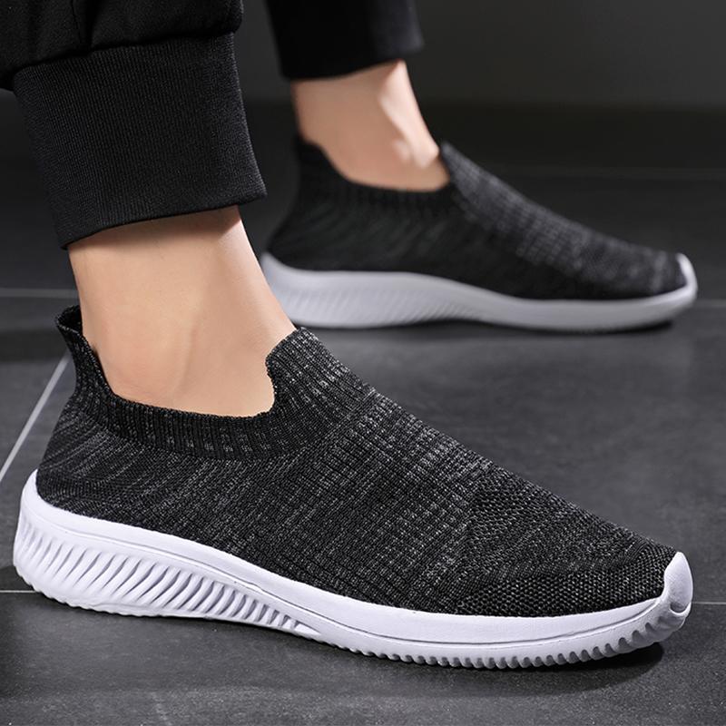 Giày thể thao nam 2021 Giày thời trang mới Giày nam của nam giới bay giày thể thao. Color: Black Shoe Size: 44