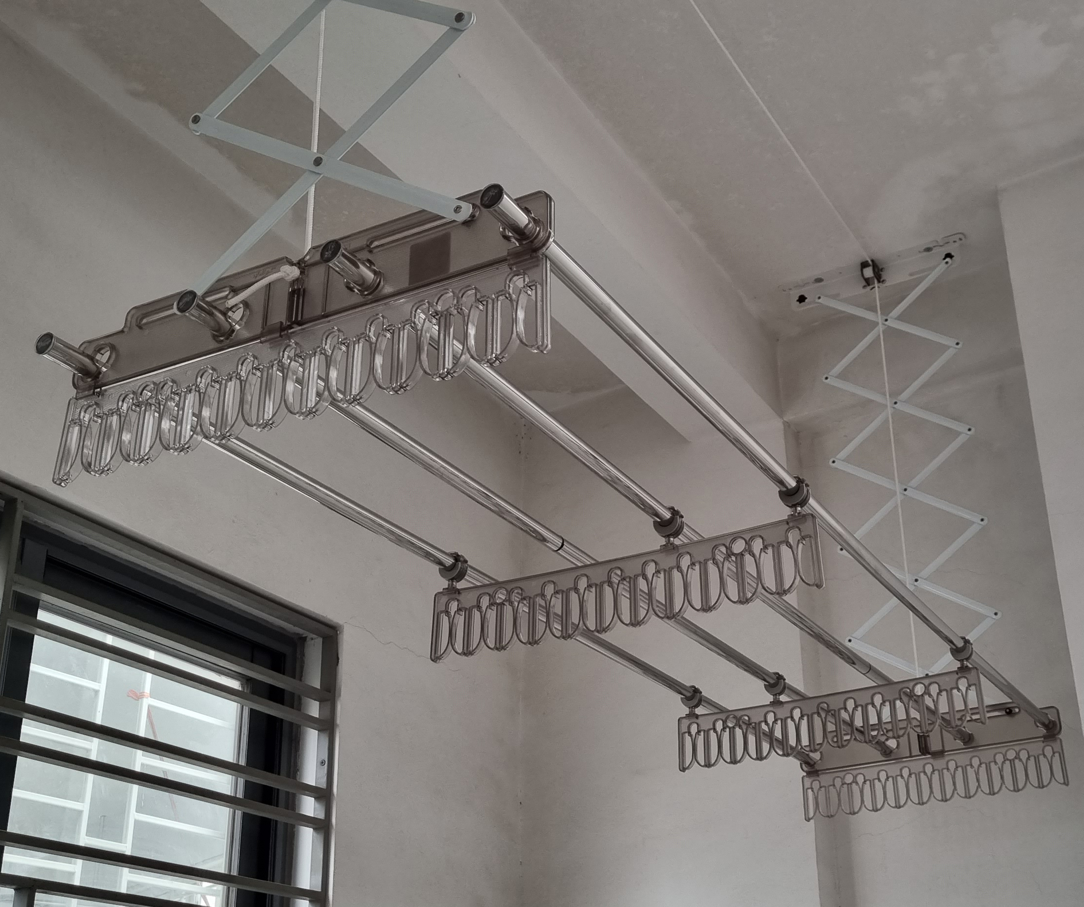 Giàn phơi quần áo treo trần Wellex Hàn Quốc RG4180-O đủ phụ kiện (4 kẹp)