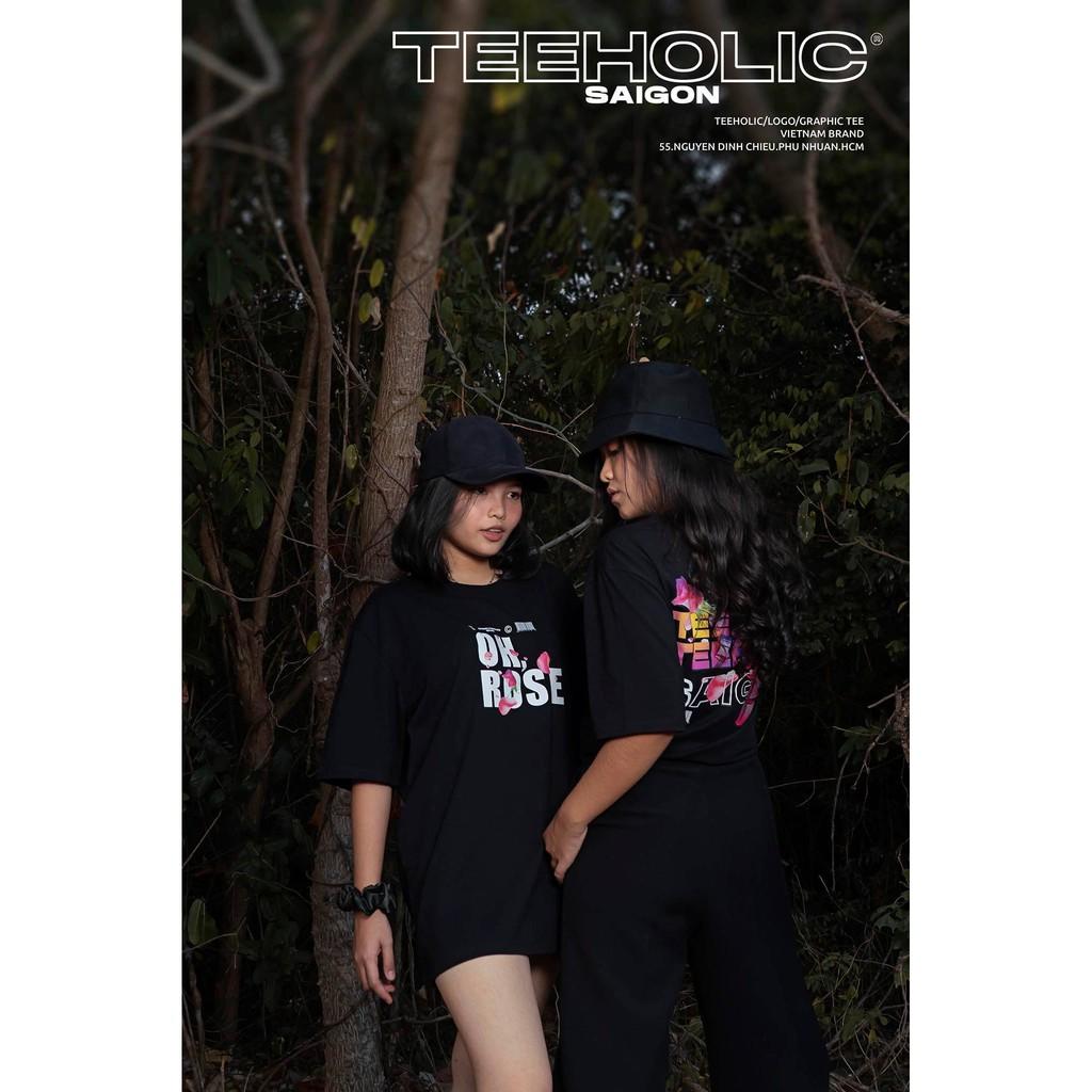 Áo Thun Unisex In Hình Hoa Hồng Màu Đen THS - TeeHolic