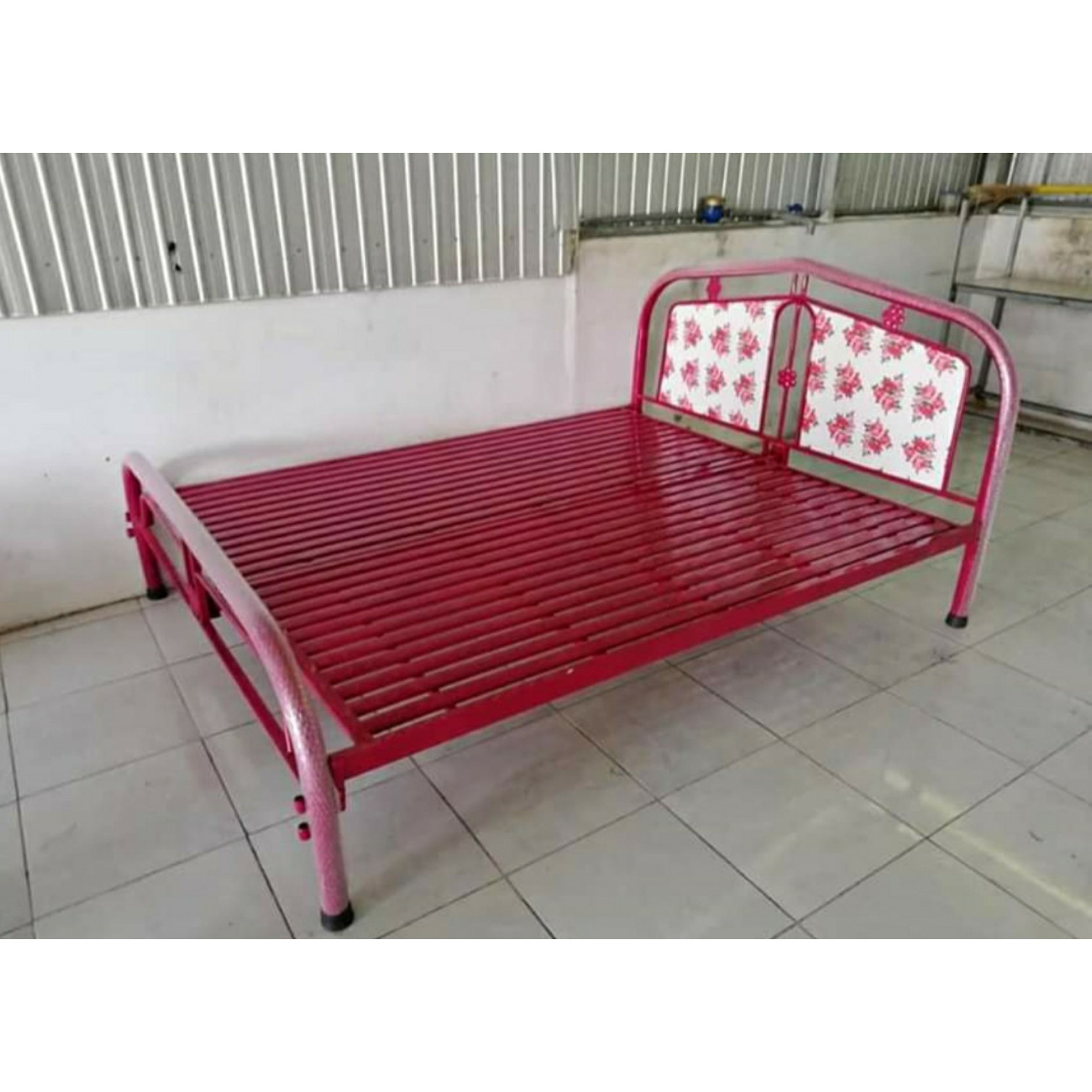 Giường sắt 1m6x2m màu đỏ