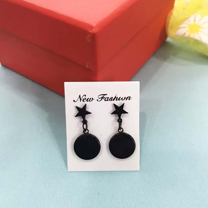 Bông tai nữ ngôi sao đen huyền bí khuyên nụ