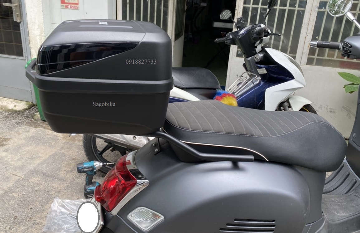 Thùng xe Vespa GTS, thùng Givi B32NB và baga givi SR GTS