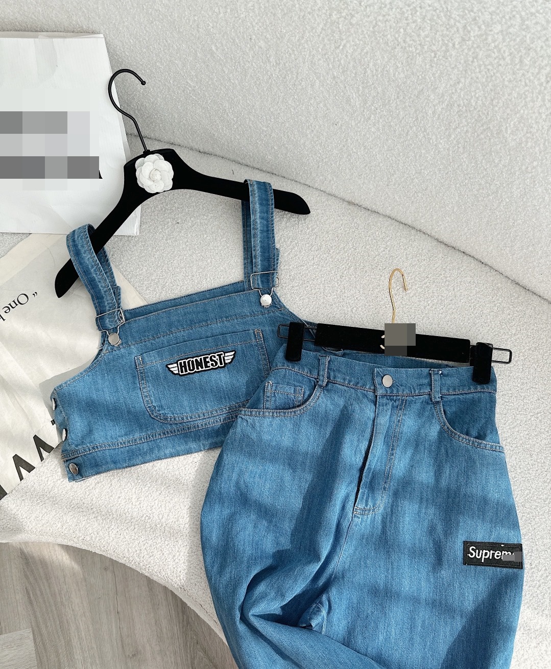 SET QUẦN SUÔNG DÀI ỐNG RỘNG LƯNG CAO JEANS DENIM + ÁO CROPTOP HAI DÂY SUÔNG TRƠN DẠO PHỐ ĐI CHƠI