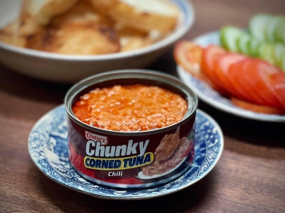 Cá ngừ Century Khúc xốt gia vị cay/không cay 180g/hộp - Nhập khẩu Philippines