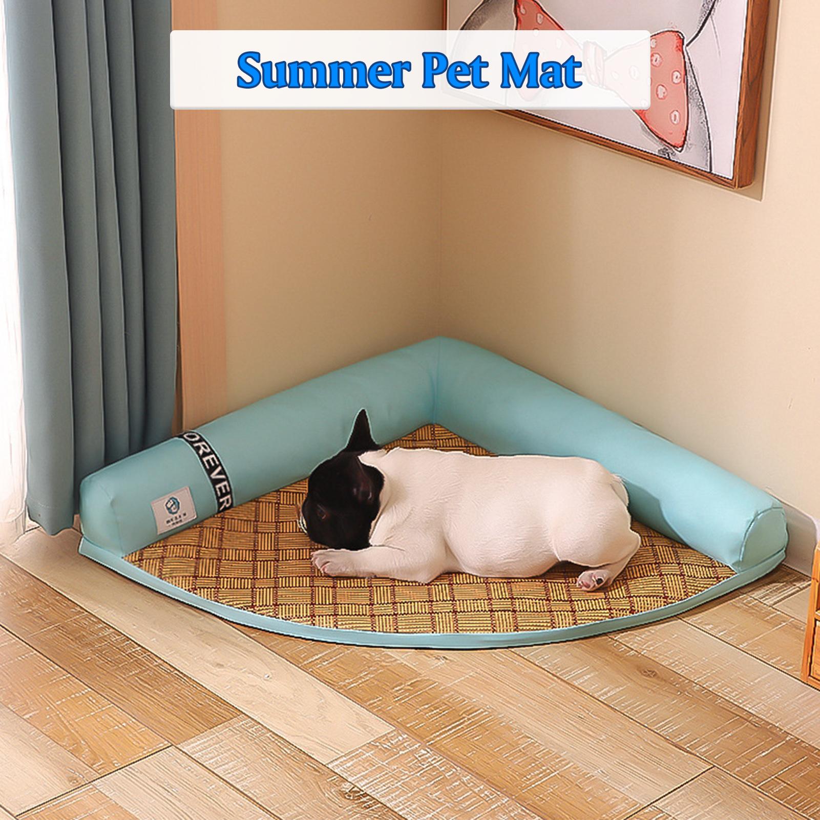 Thảm mùa hè cho chó mèo thiết kế hình tam giác, Chất liệu cao cấp Chống xước và dễ lau chùi.Bề mặt có thể hấp thụ nhiệt và mồ hôi