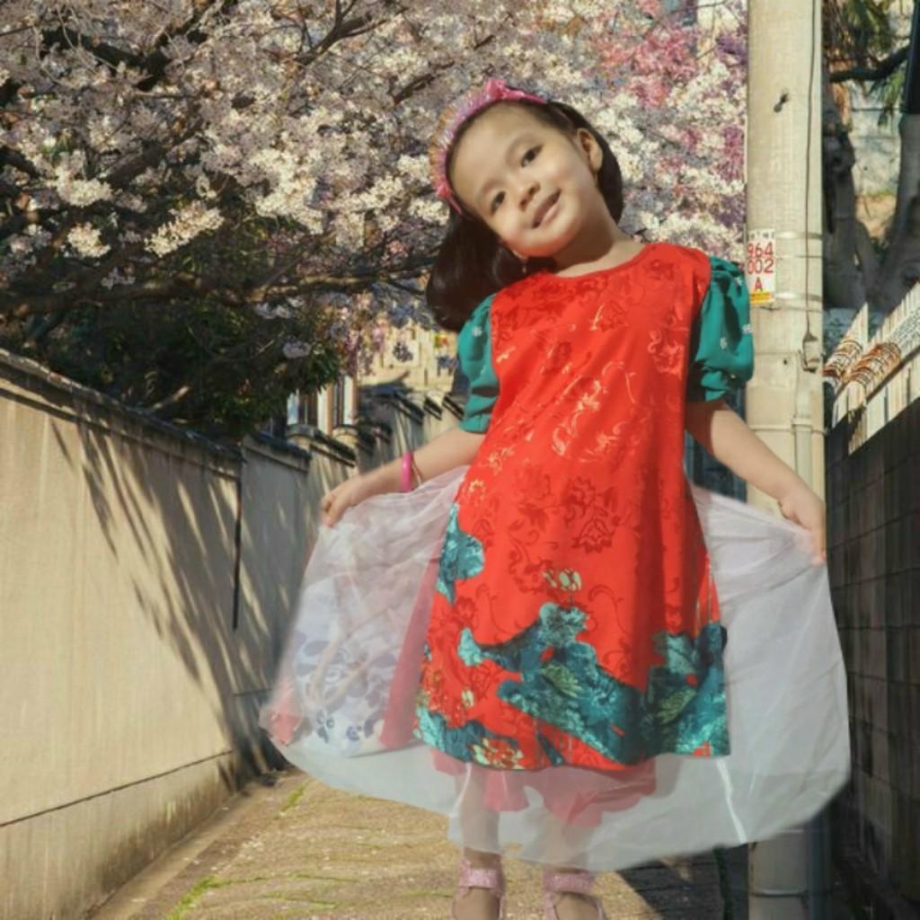 ÁO DÀI CÁCH TÂN GẤM SEN ĐỎ MẸ VÀ BÉ ĐỎ