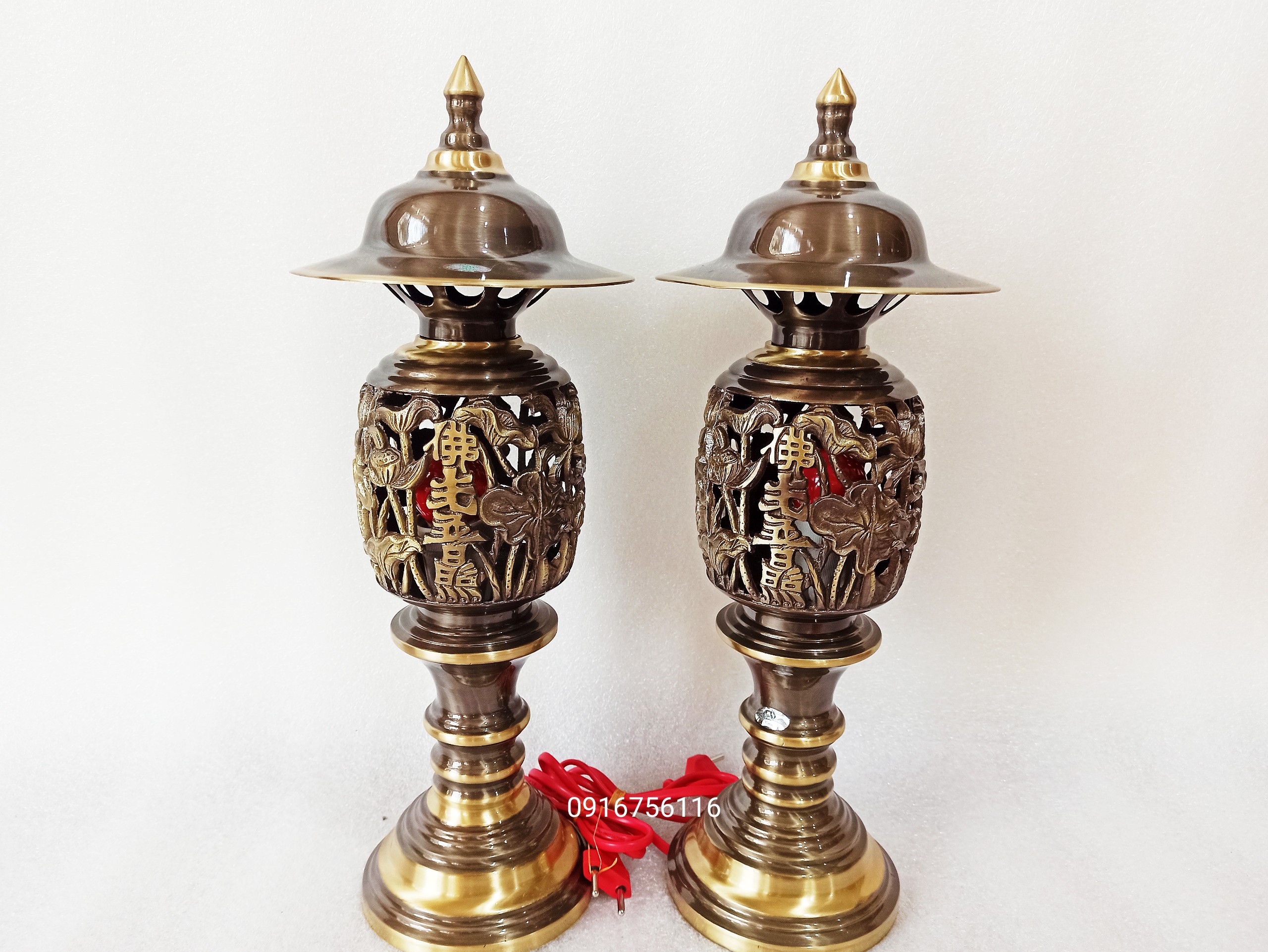 [Miễn ship 100%]Đôi đèn thờ hoa sen đồng thau cao cấp đèn phong thủy họa tiết hoa sen đồng thau 37cm, 43cm phẩm thờ cúng