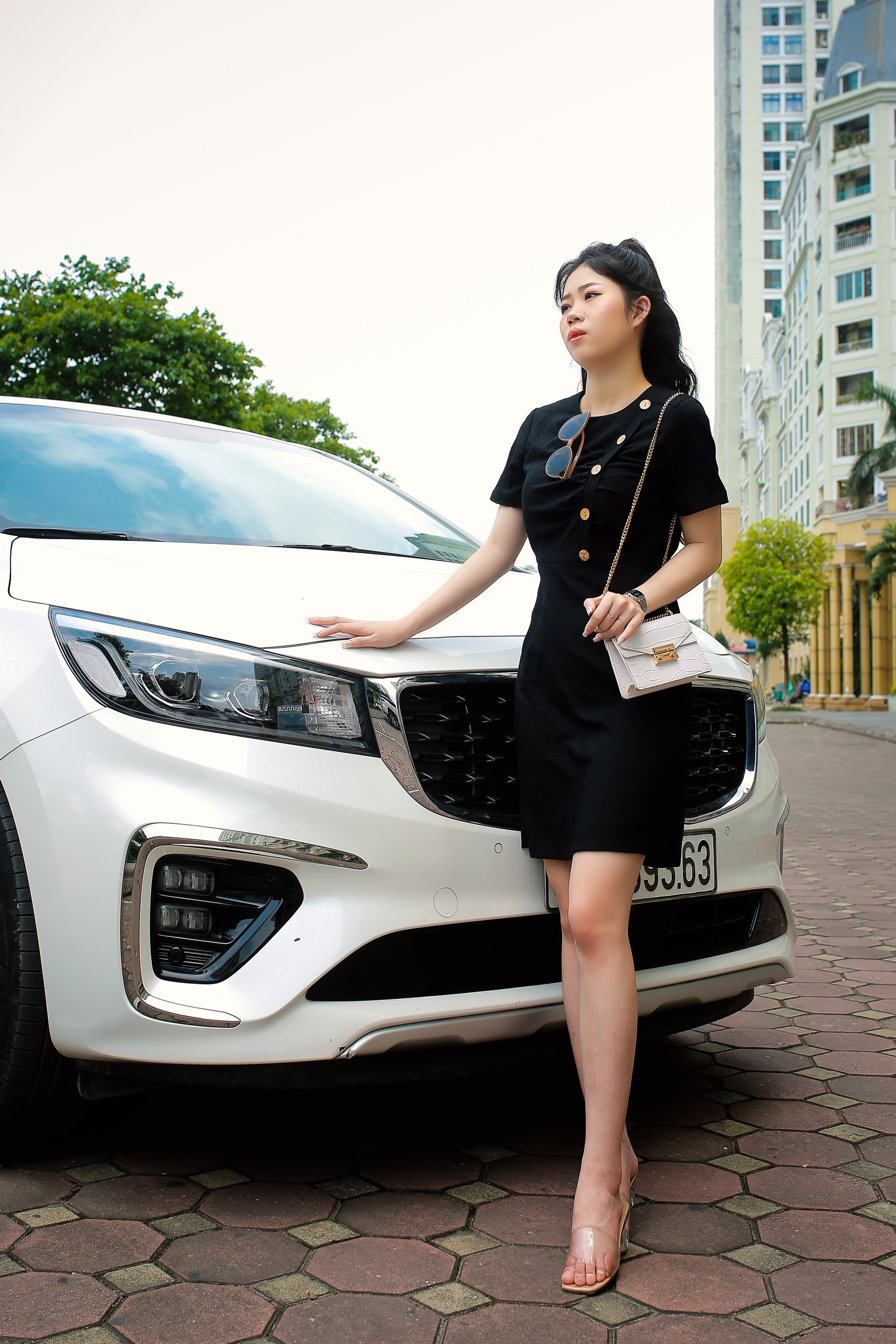 Đầm A, nhúm ngực,đính khuy trang trí nẹp lệch