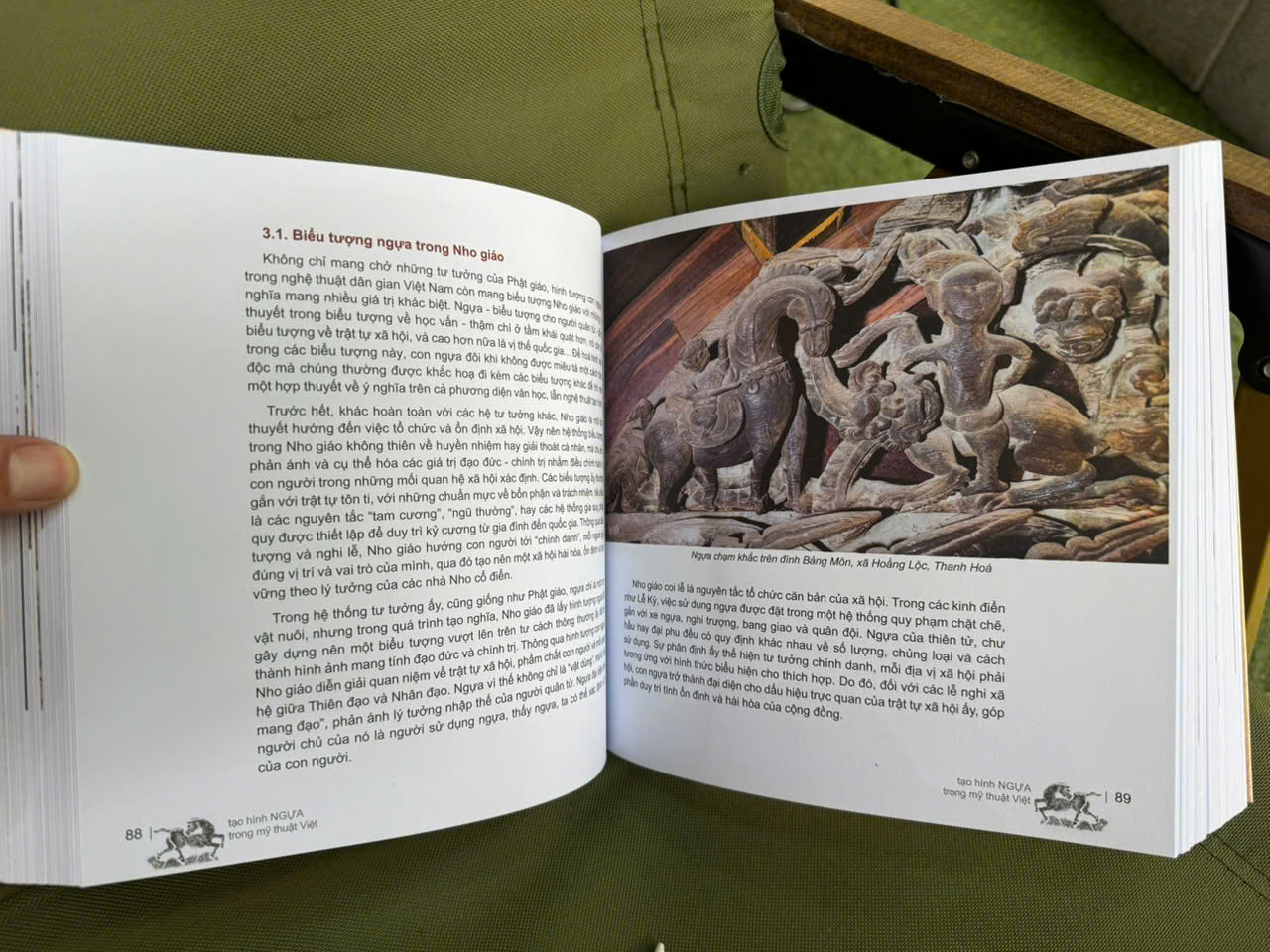 (Tặng bưu thiếp ngựa, in màu) TẠO HÌNH NGỰA TRONG MỸ THUẬT VIỆT – PGS.TS.Trang Thanh Hiền – PGS.TS. Quách Thị Ngọc An – KTS. Hoàng Anh Đức – NXB Mỹ Thuật