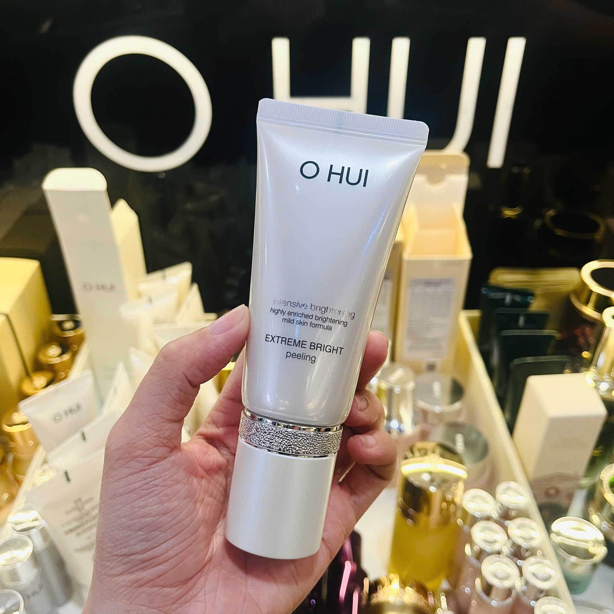 Tẩy Da Chết Ohui Extreme White Peeling 60ml tách set